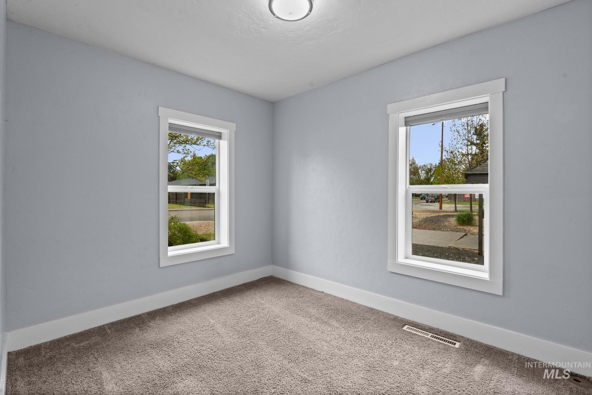 2043 S Leadville, Boise, Idaho 83706, 3 Bedrooms, 1 Bathroom, Residential For Sale, Price $474,900, 98983383