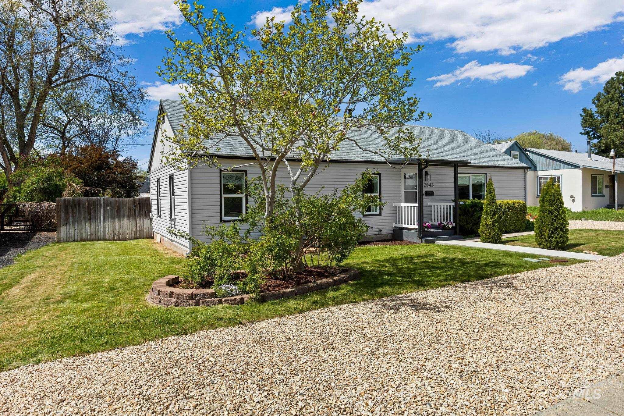 2043 S Leadville, Boise, Idaho 83706, 3 Bedrooms, 1 Bathroom, Residential For Sale, Price $474,900, 98983383