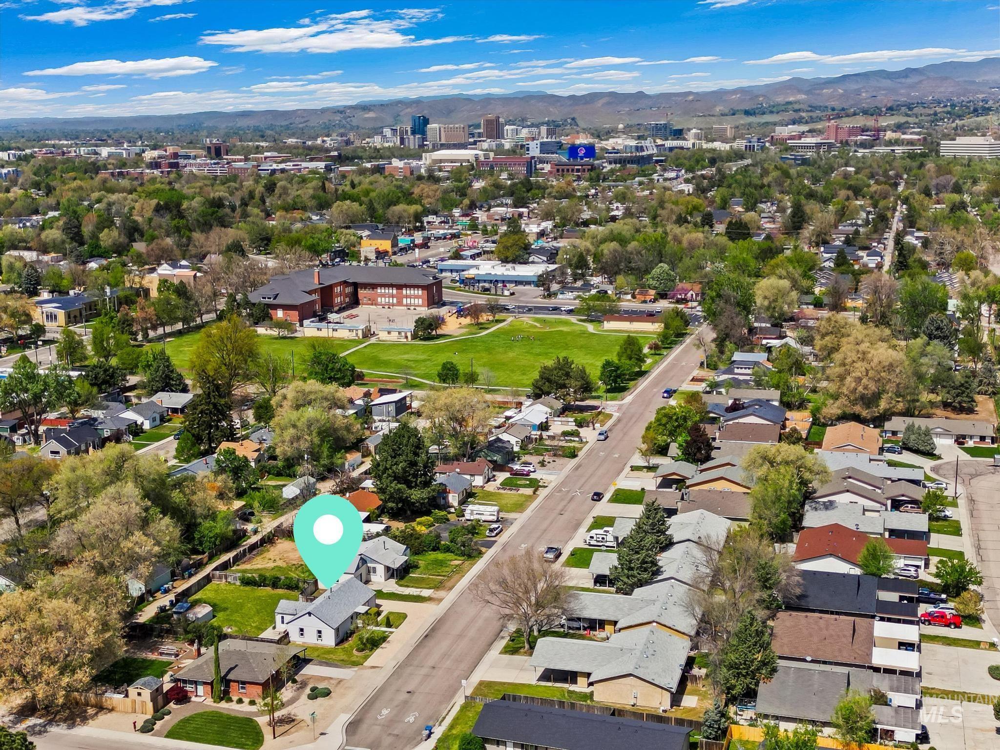 2043 S Leadville, Boise, Idaho 83706, 3 Bedrooms, 1 Bathroom, Residential For Sale, Price $474,900, 98983383