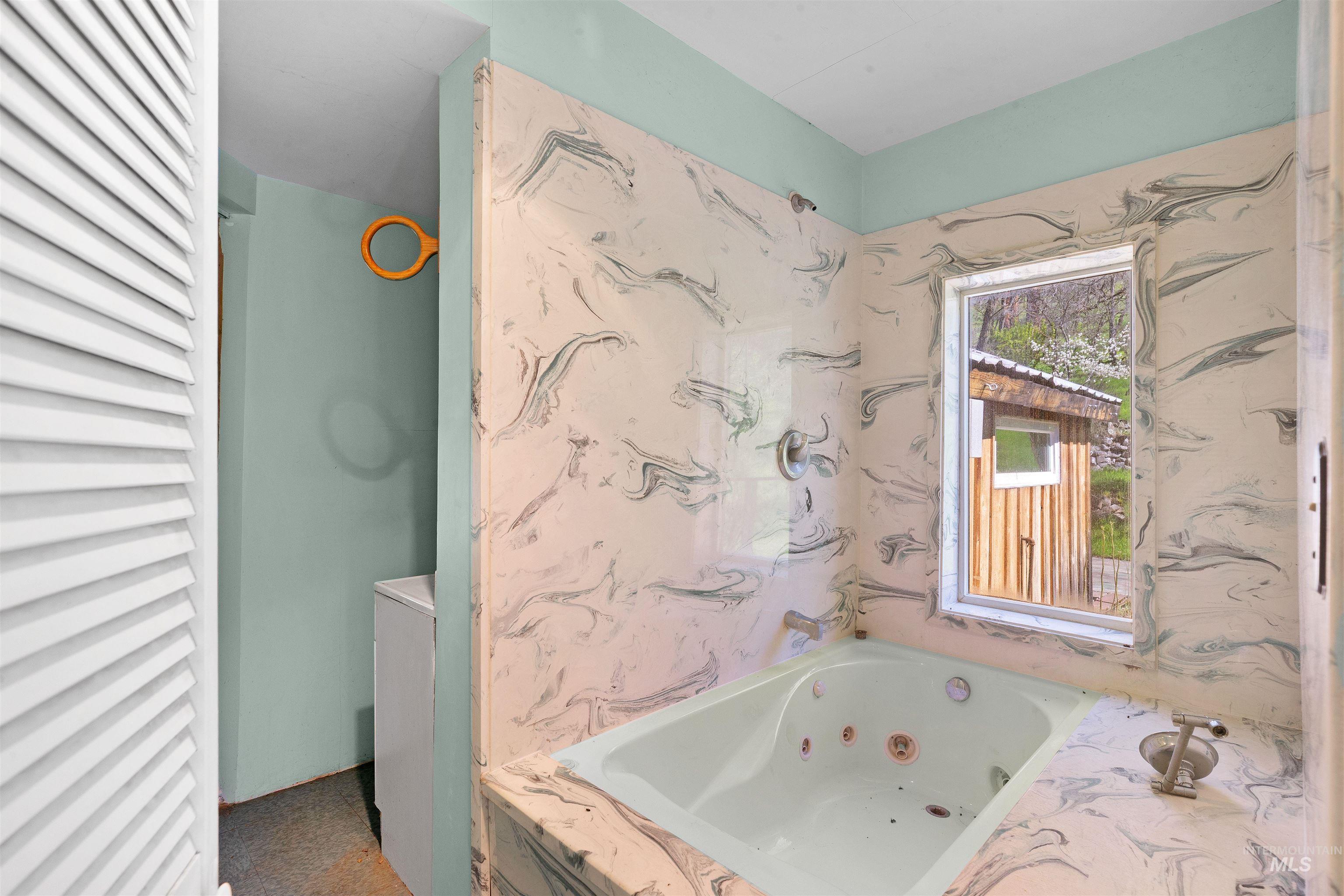 19437 Railroad Ave, Lenore, Idaho 83541, 1 Bedroom, 1 Bathroom, Residential For Sale, Price $299,000,MLS 98983391