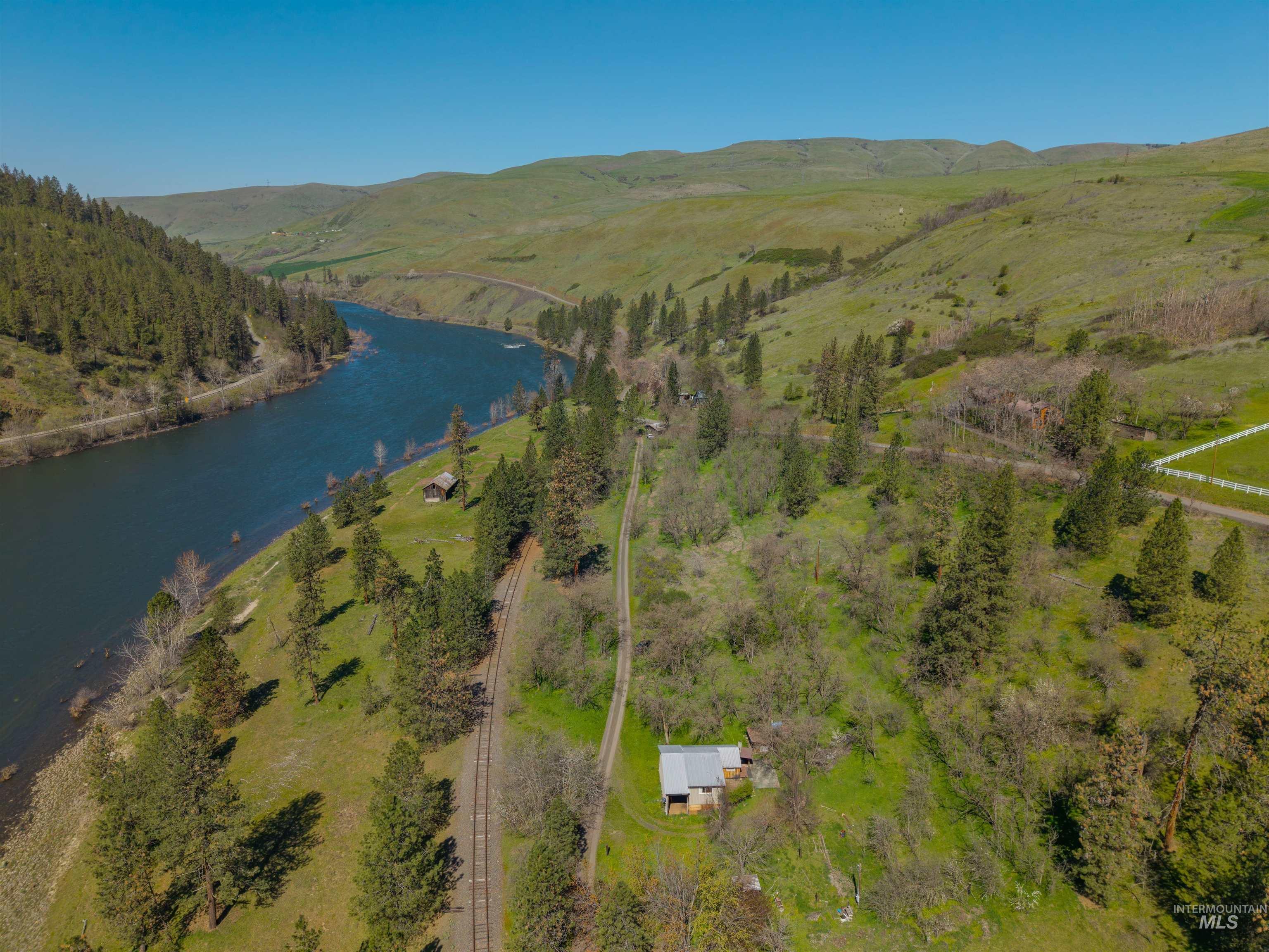 19437 Railroad Ave, Lenore, Idaho 83541, 1 Bedroom, 1 Bathroom, Residential For Sale, Price $225,000, 98983391