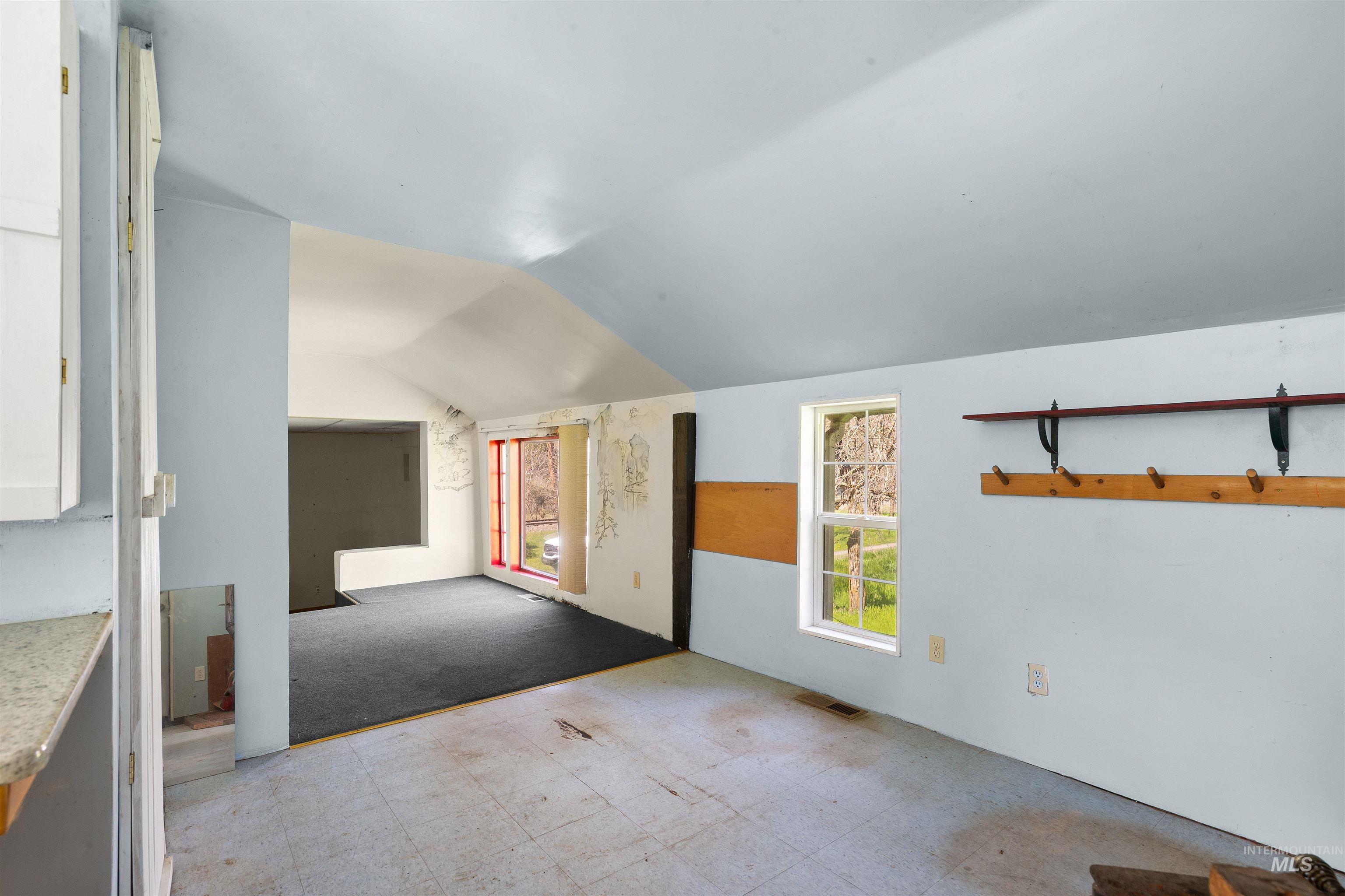 19437 Railroad Ave, Lenore, Idaho 83541, 1 Bedroom, 1 Bathroom, Residential For Sale, Price $299,000,MLS 98983391