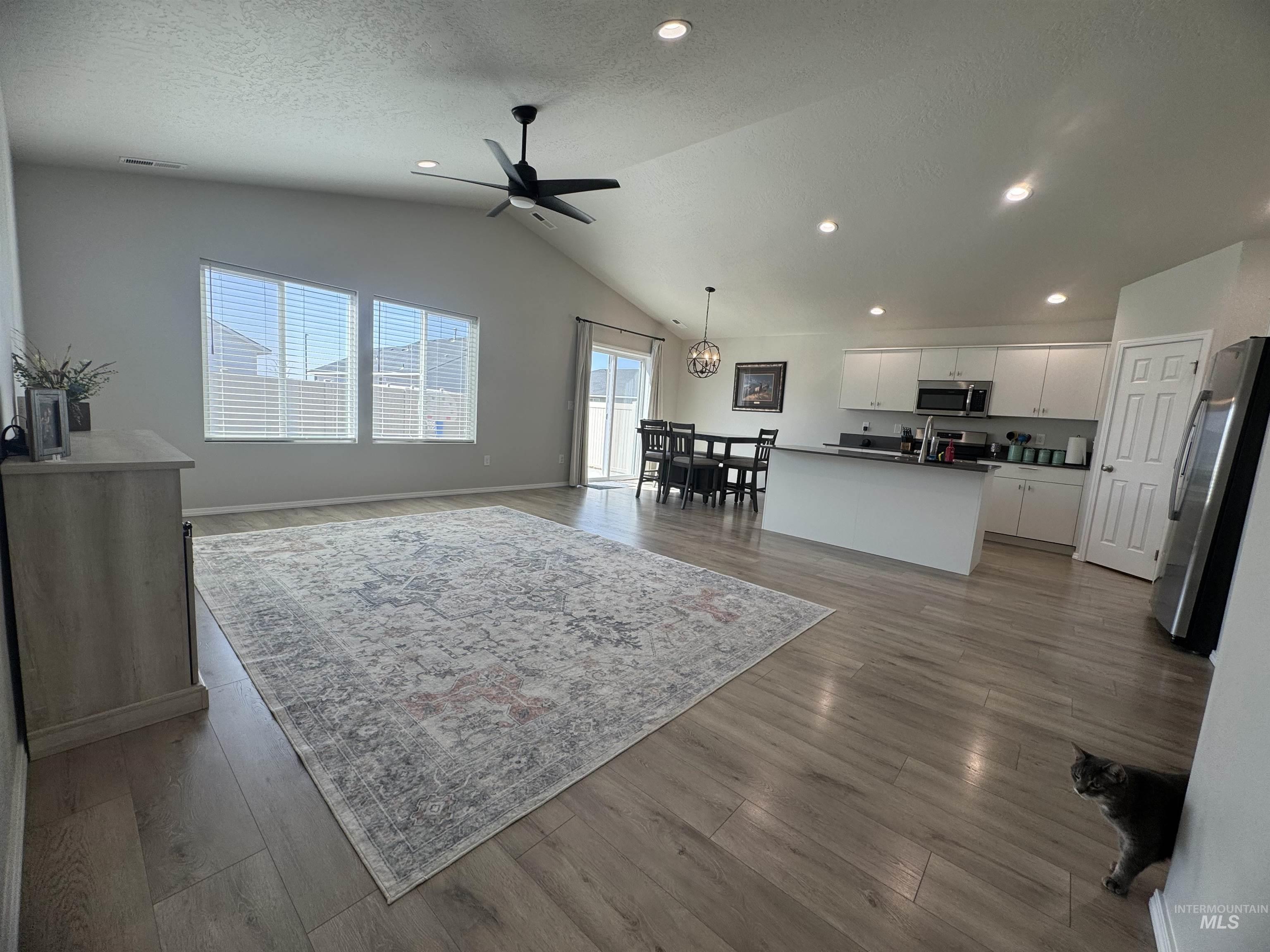 1683 SW Pegasus Peak Ave, Mountain Home, Idaho 83647, 3 Bedrooms, 2 Bathrooms, Residential For Sale, Price $384,999,MLS 98983392