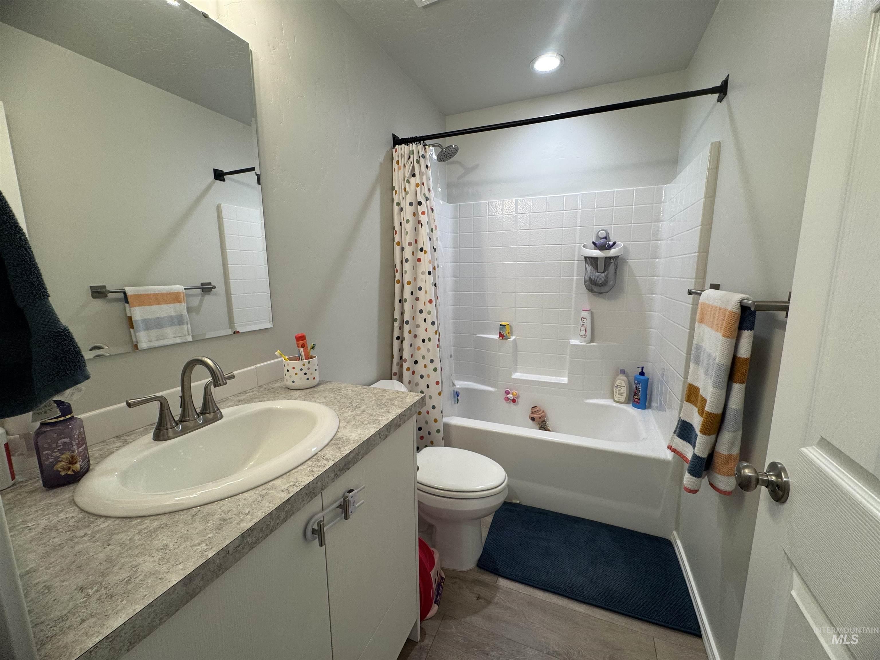 1683 SW Pegasus Peak Ave, Mountain Home, Idaho 83647, 3 Bedrooms, 2 Bathrooms, Residential For Sale, Price $384,999,MLS 98983392