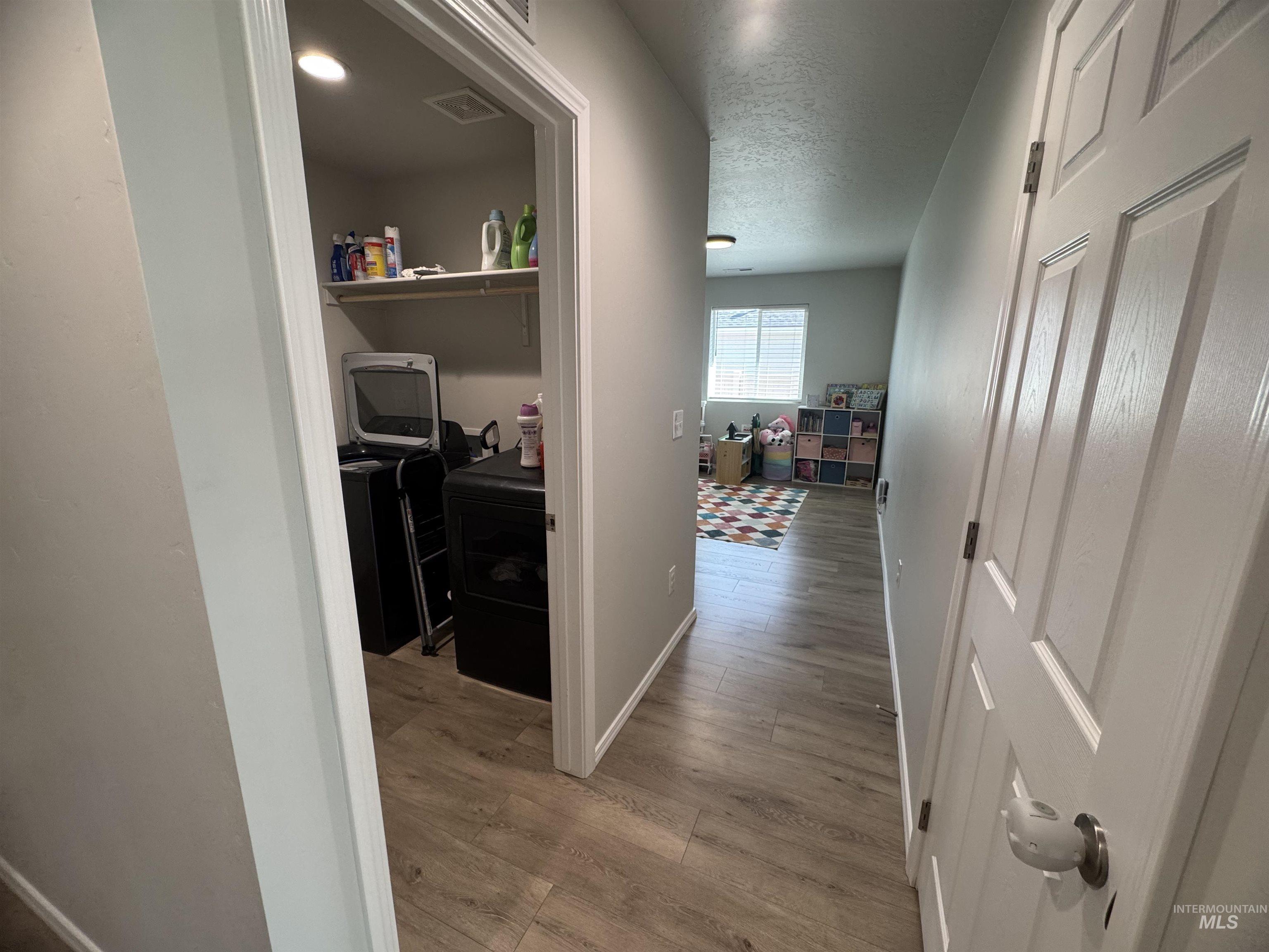 1683 SW Pegasus Peak Ave, Mountain Home, Idaho 83647, 3 Bedrooms, 2 Bathrooms, Residential For Sale, Price $384,999,MLS 98983392