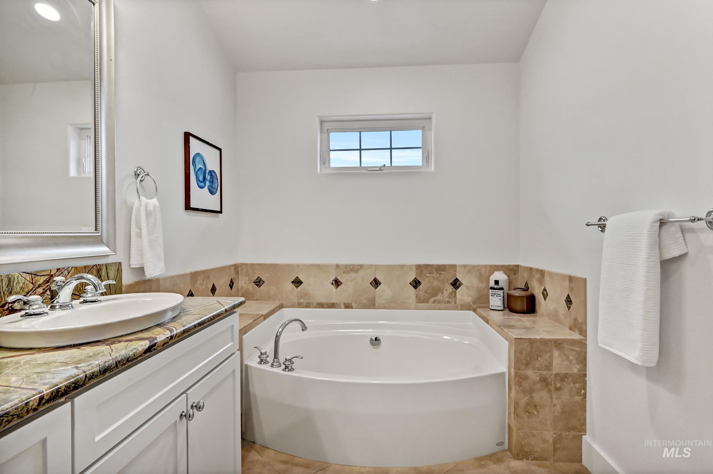 2476 N Bogus Basin Rd, Boise, Idaho 83702, 3 Bedrooms, 3.5 Bathrooms, Residential For Sale, Price $699,888, 98983396