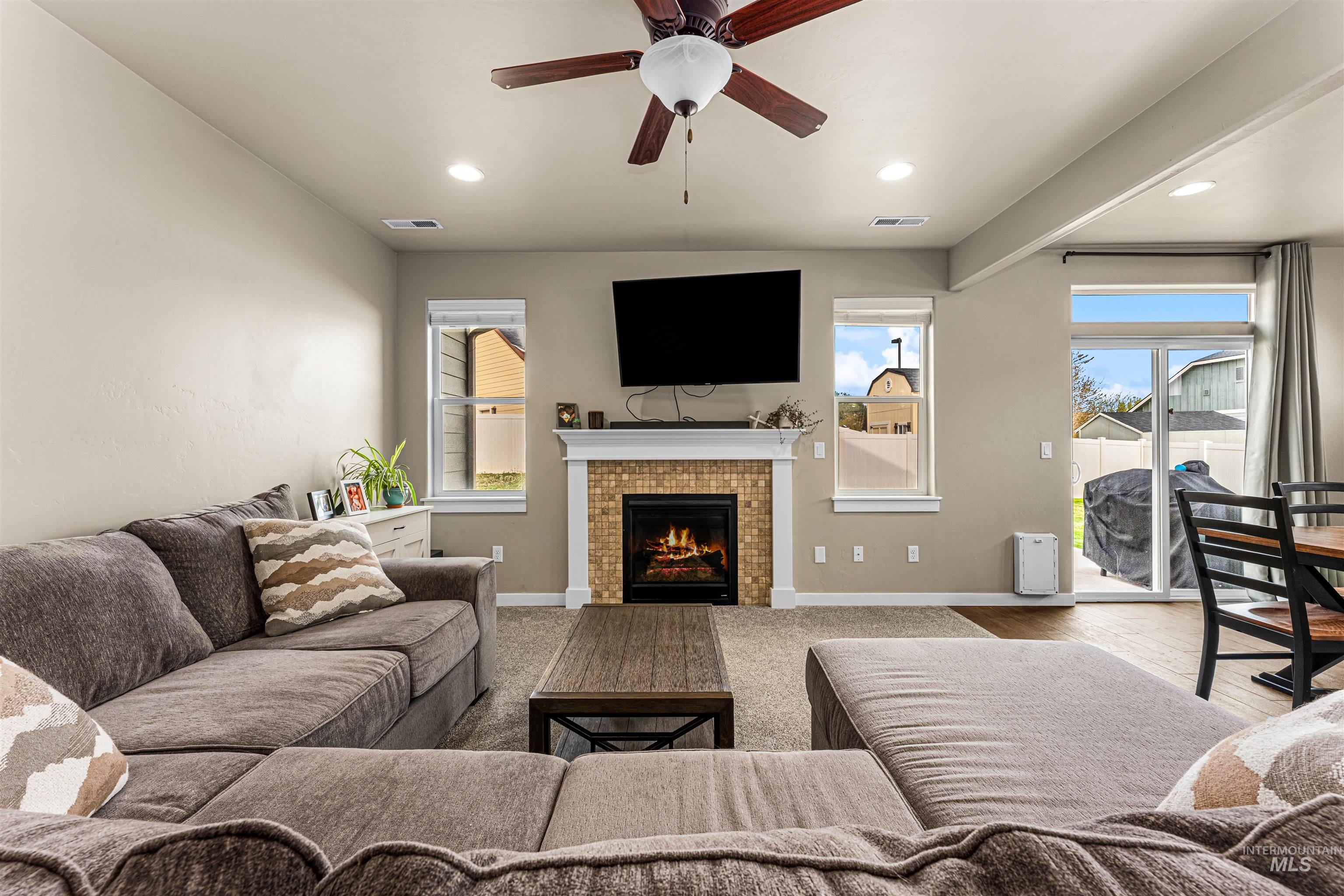 565 S Rocker Ave, Kuna, Idaho 83634, 3 Bedrooms, 2.5 Bathrooms, Residential For Sale, Price $507,990, 98983397