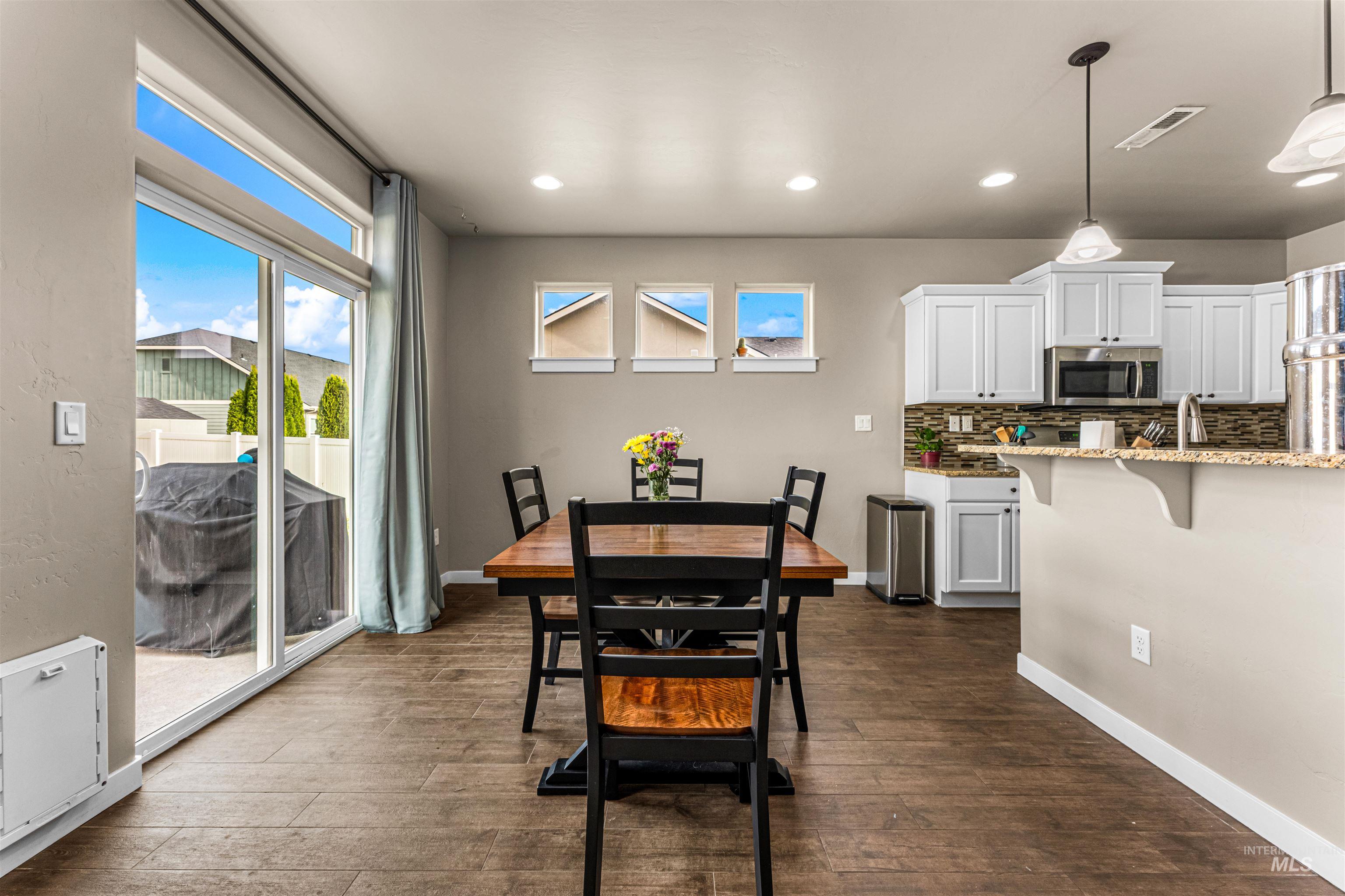 565 S Rocker Ave, Kuna, Idaho 83634, 3 Bedrooms, 2.5 Bathrooms, Residential For Sale, Price $507,990, 98983397