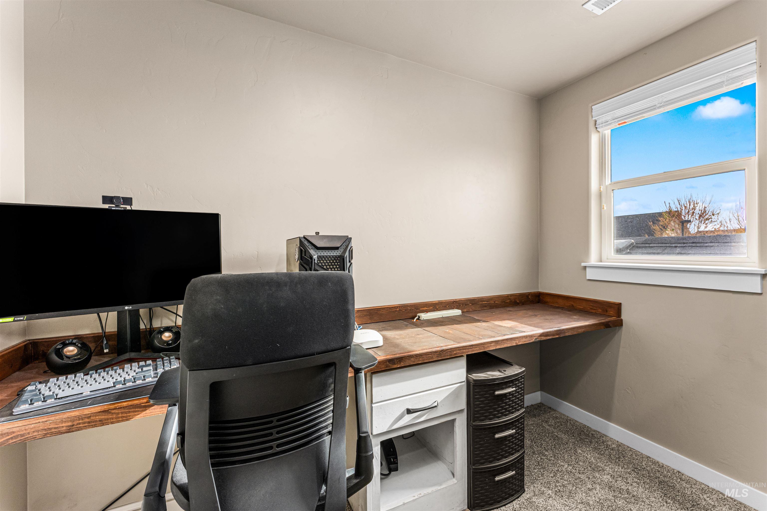 565 S Rocker Ave, Kuna, Idaho 83634, 3 Bedrooms, 2.5 Bathrooms, Residential For Sale, Price $507,990, 98983397