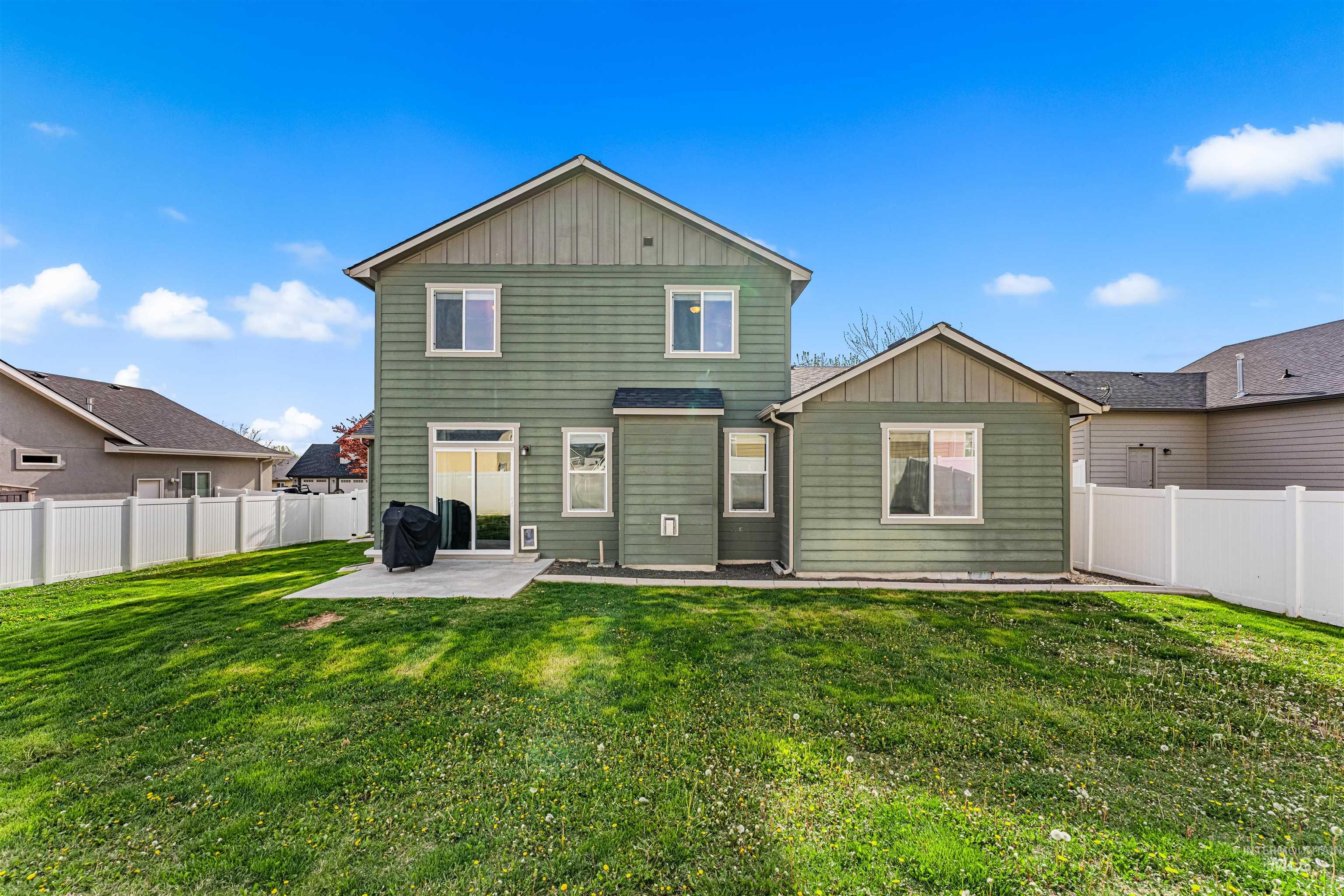 565 S Rocker Ave, Kuna, Idaho 83634, 3 Bedrooms, 2.5 Bathrooms, Residential For Sale, Price $507,990, 98983397