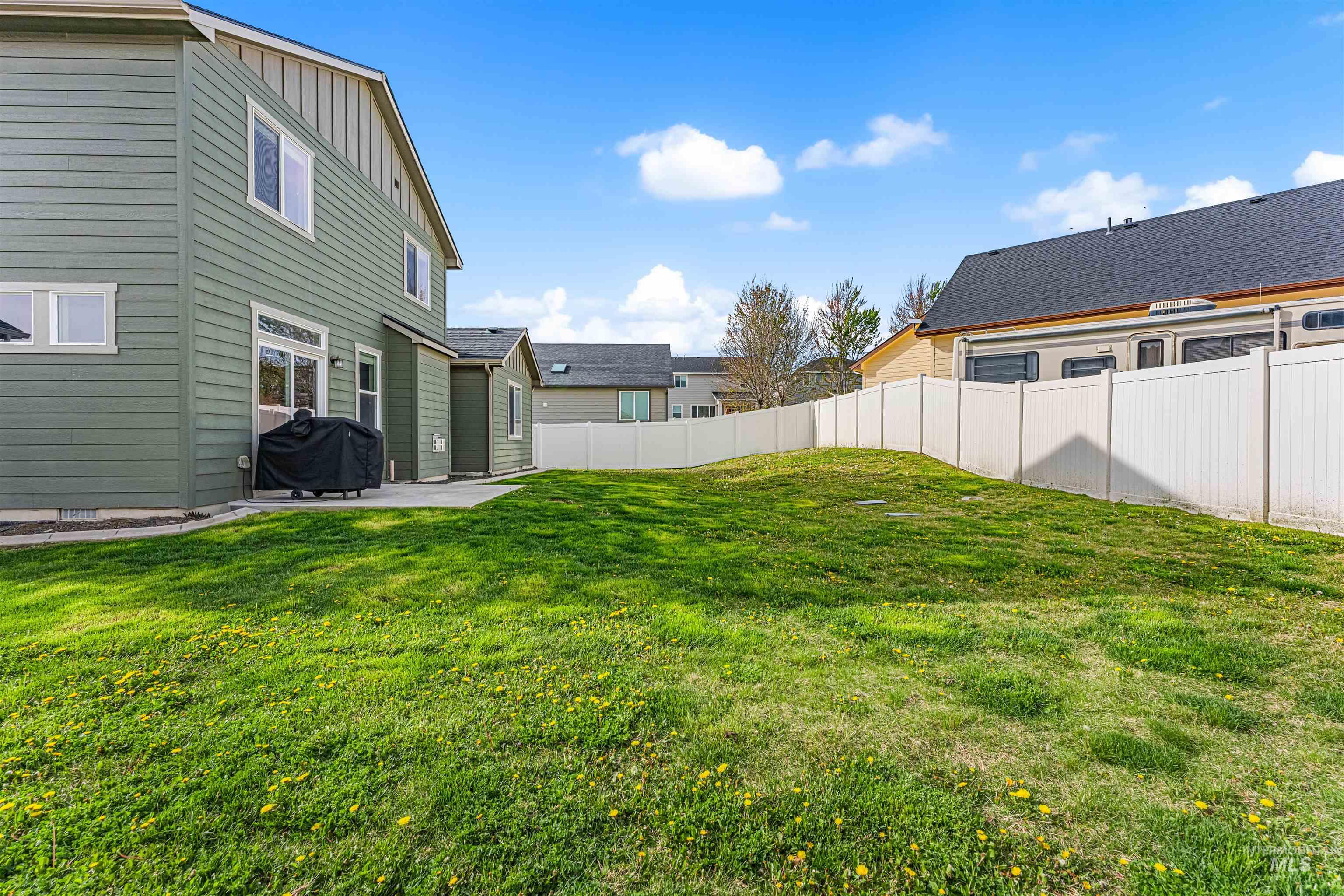 565 S Rocker Ave, Kuna, Idaho 83634, 3 Bedrooms, 2.5 Bathrooms, Residential For Sale, Price $507,990, 98983397