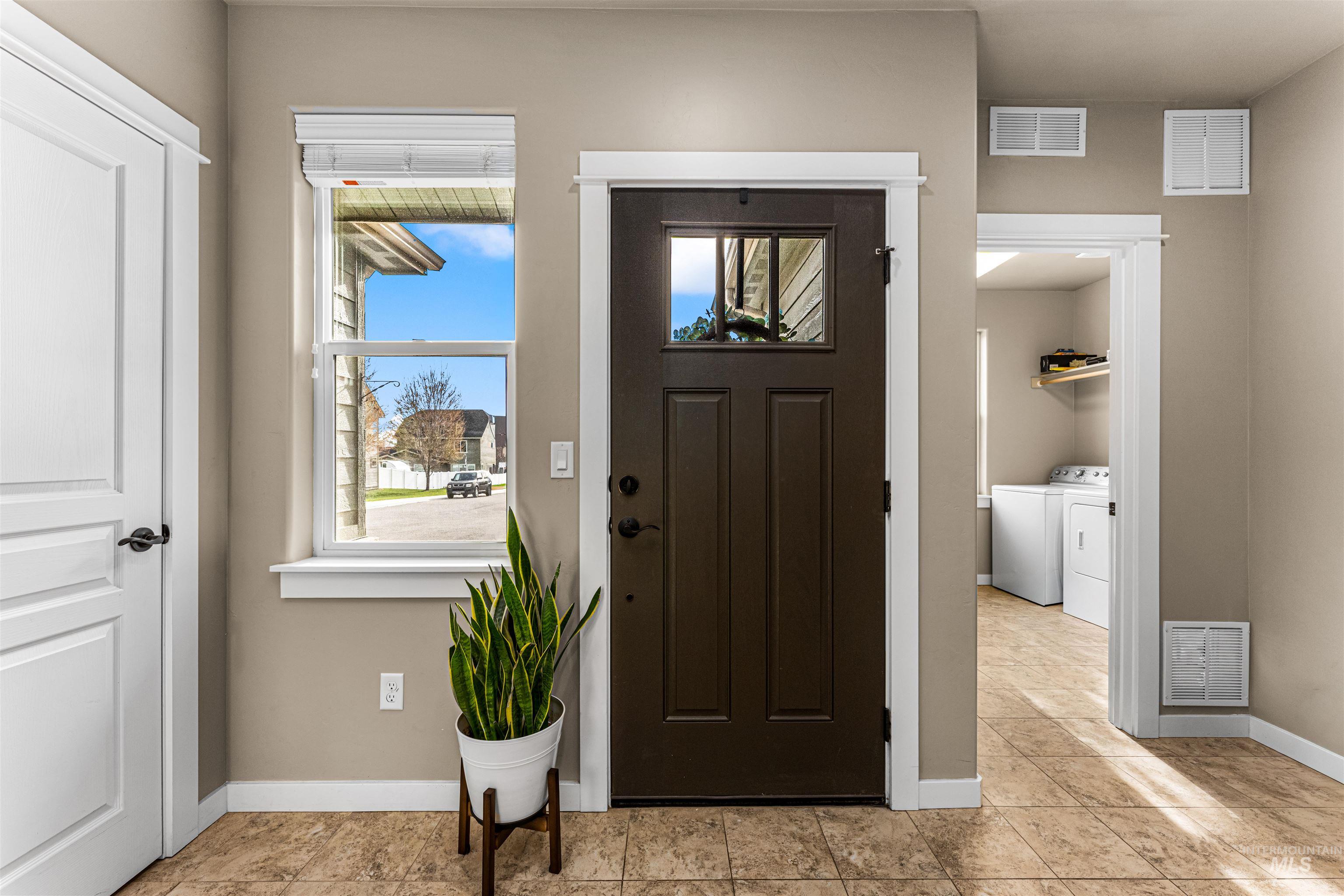 565 S Rocker Ave, Kuna, Idaho 83634, 3 Bedrooms, 2.5 Bathrooms, Residential For Sale, Price $507,990, 98983397