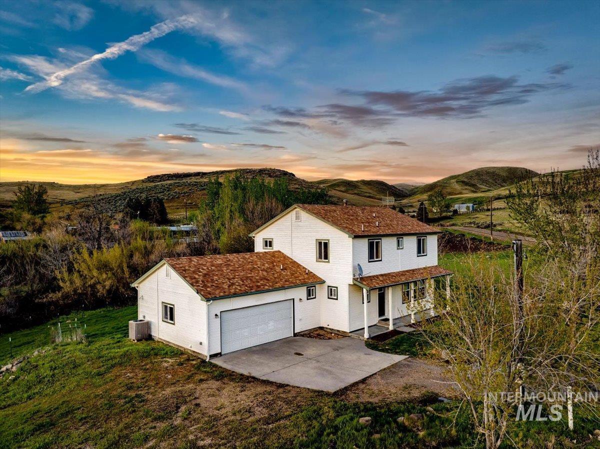6970 Pearl Rd, Eagle, Idaho 83616, 4 Bedrooms, 2.5 Bathrooms, Residential For Sale, Price $699,000, 98983399