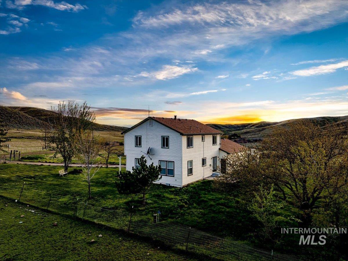 6970 Pearl Rd, Eagle, Idaho 83616, 4 Bedrooms, 2.5 Bathrooms, Residential For Sale, Price $699,000, 98983399