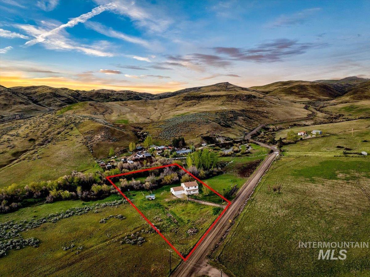 6970 Pearl Rd, Eagle, Idaho 83616, 4 Bedrooms, 2.5 Bathrooms, Residential For Sale, Price $699,000, 98983399