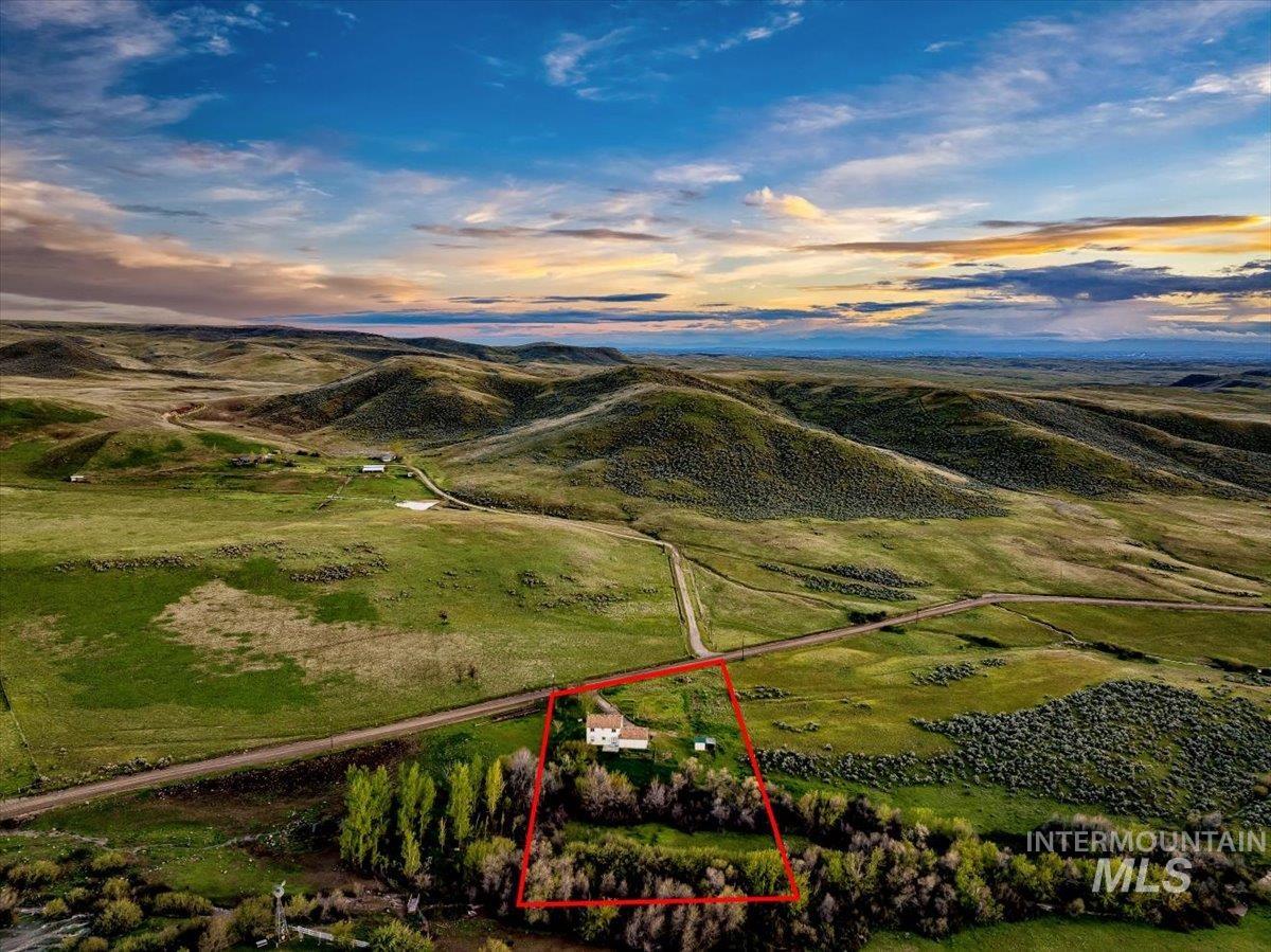 6970 Pearl Rd, Eagle, Idaho 83616, 4 Bedrooms, 2.5 Bathrooms, Residential For Sale, Price $699,000, 98983399