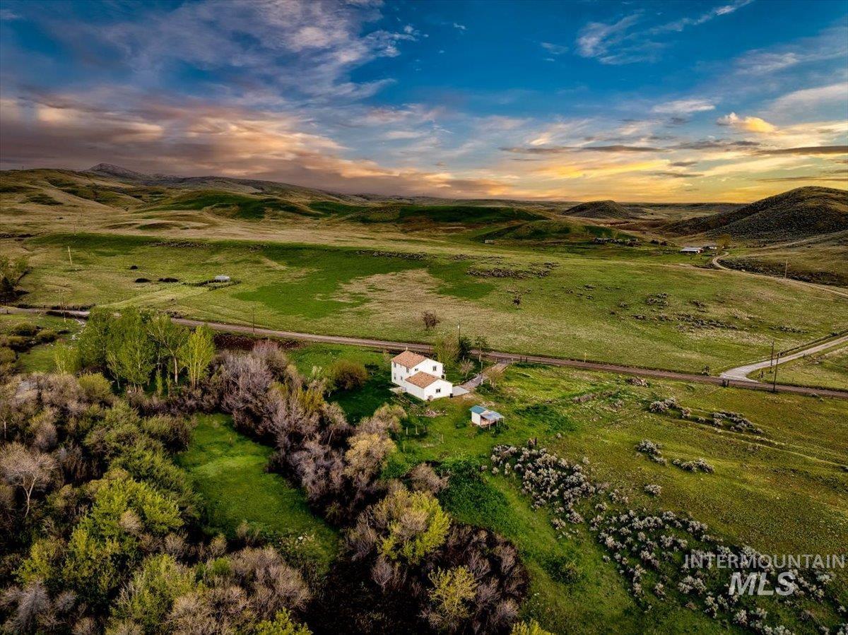 6970 Pearl Rd, Eagle, Idaho 83616, 4 Bedrooms, 2.5 Bathrooms, Residential For Sale, Price $699,000, 98983399