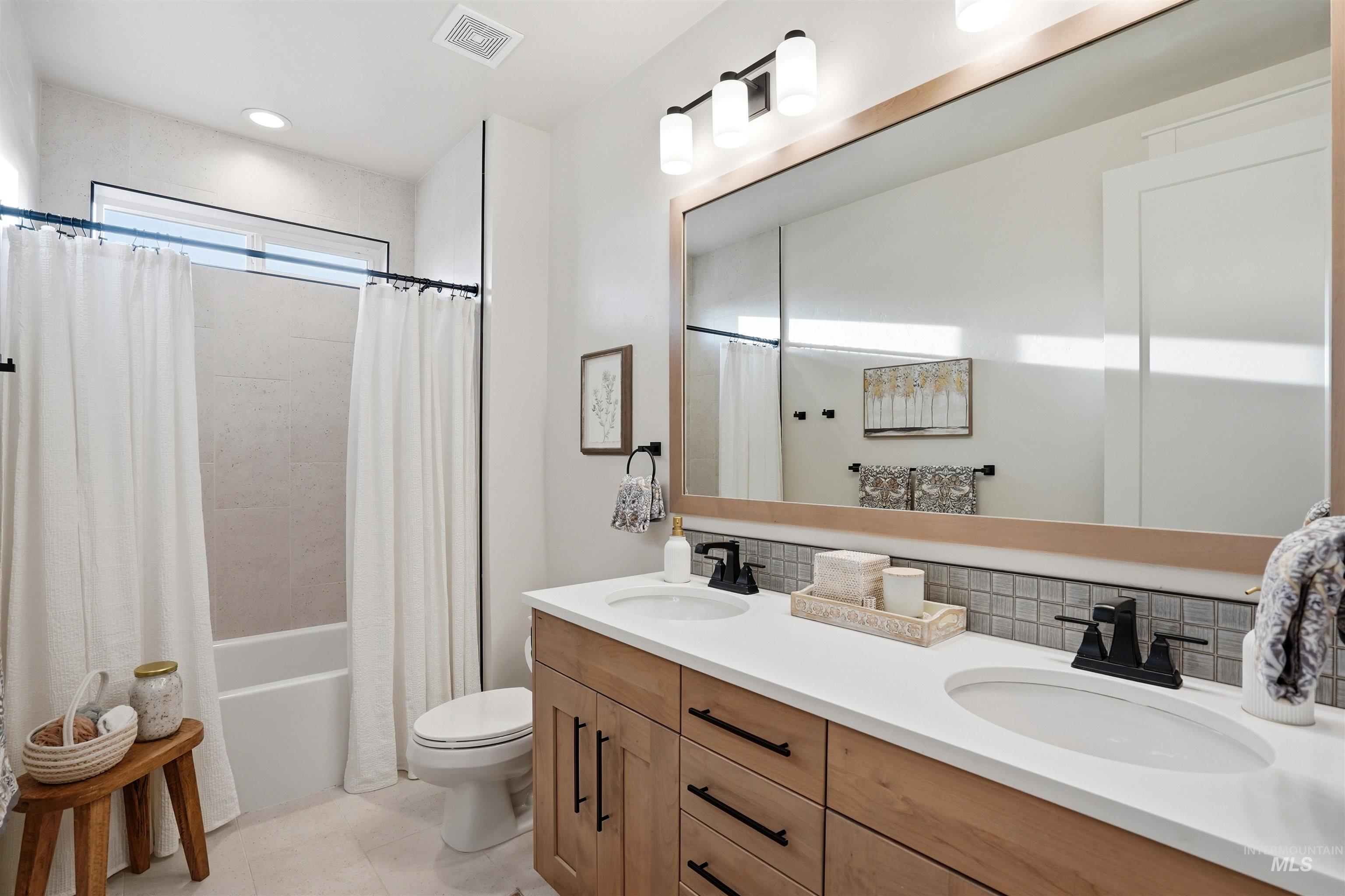 3514 E Interstellar Court, Boise, Idaho 83712-8615, 3 Bedrooms, 3 Bathrooms, Residential For Sale, Price $1,399,900,MLS 98983400