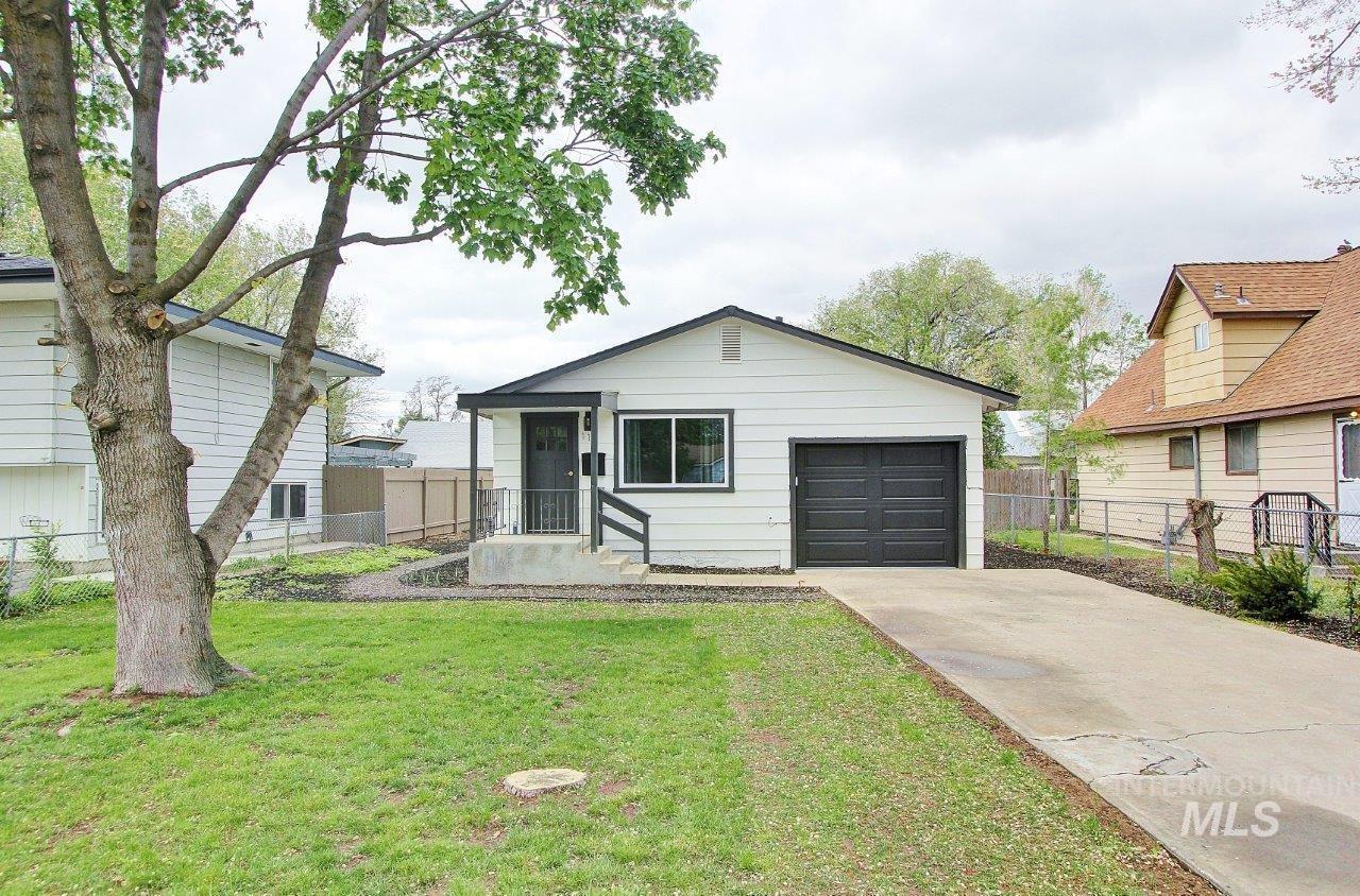 111 Diamond, Nampa, Idaho 83686, 2 Bedrooms, 1 Bathroom, Residential For Sale, Price $329,000, 98983401