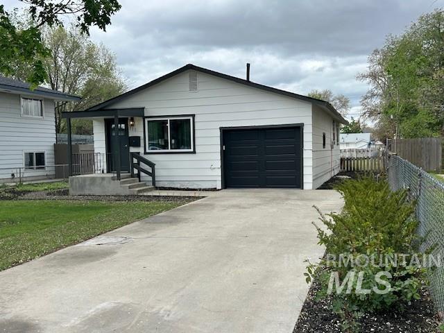 111 Diamond, Nampa, Idaho 83686, 2 Bedrooms, 1 Bathroom, Residential For Sale, Price $329,000,MLS 98983401