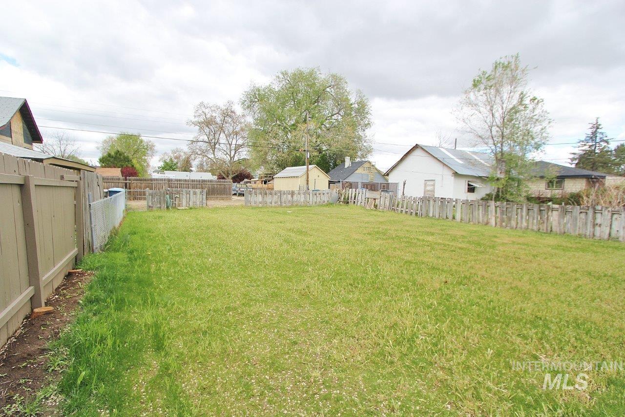 111 Diamond, Nampa, Idaho 83686, 2 Bedrooms, 1 Bathroom, Residential For Sale, Price $329,000,MLS 98983401