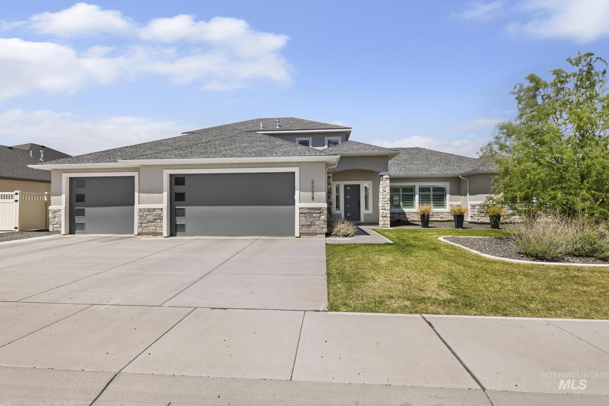 2288 Eaton Pl, Twin Falls, Idaho 83301, 4 Bedrooms, 3.5 Bathrooms, Residential For Sale, Price $814,999,MLS 98983404