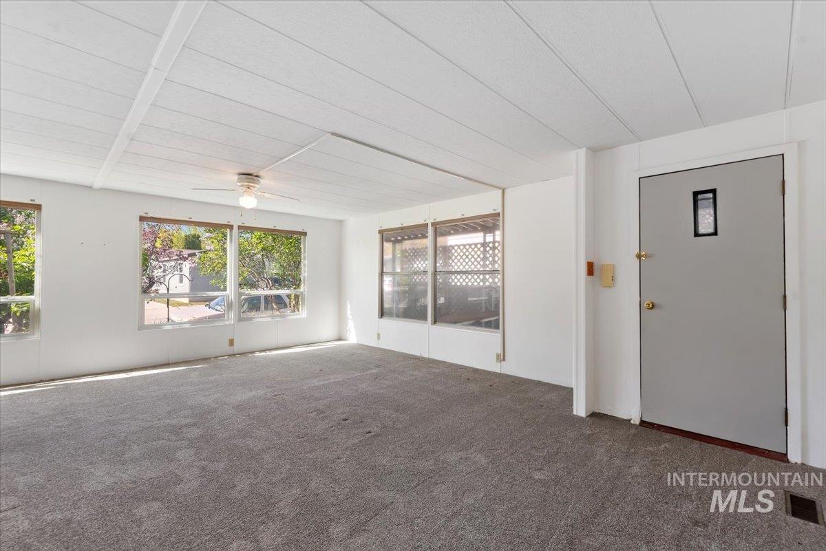 3710 S Clacton Way, Boise, Idaho 83716, 2 Bedrooms, 2 Bathrooms, Residential For Sale, Price $244,000,MLS 98983405