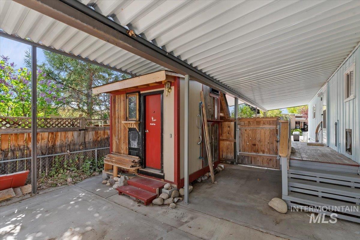 3710 S Clacton Way, Boise, Idaho 83716, 2 Bedrooms, 2 Bathrooms, Residential For Sale, Price $244,000,MLS 98983405