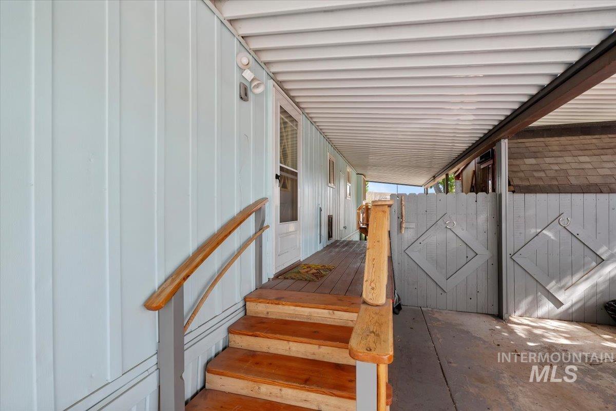 3710 S Clacton Way, Boise, Idaho 83716, 2 Bedrooms, 2 Bathrooms, Residential For Sale, Price $244,000,MLS 98983405