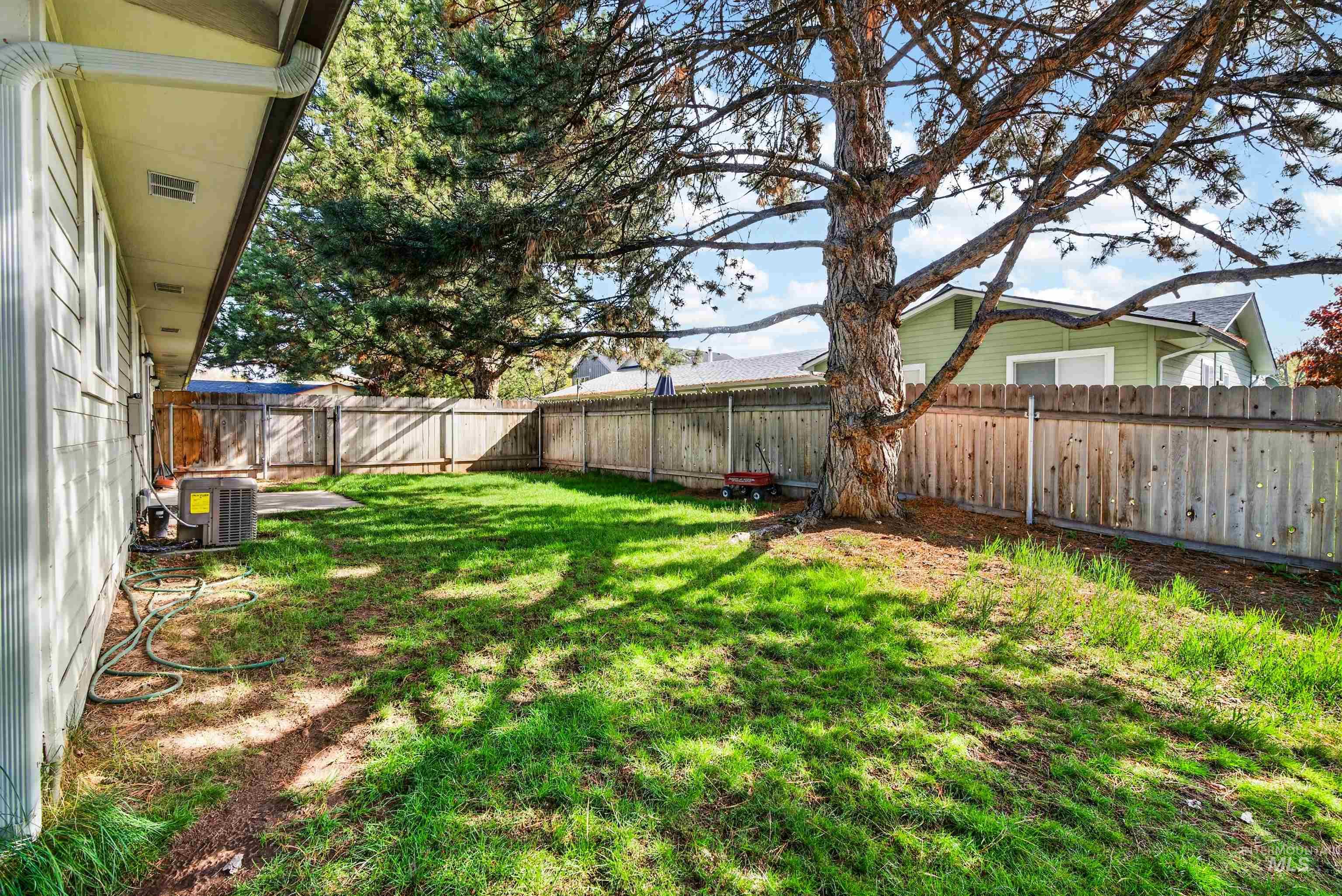 1906 - 1908 N Allumbaugh St, Boise, Idaho 83704, 2 Bedrooms, 1 Bathroom, Residential Income For Sale, Price $520,000, 98983406