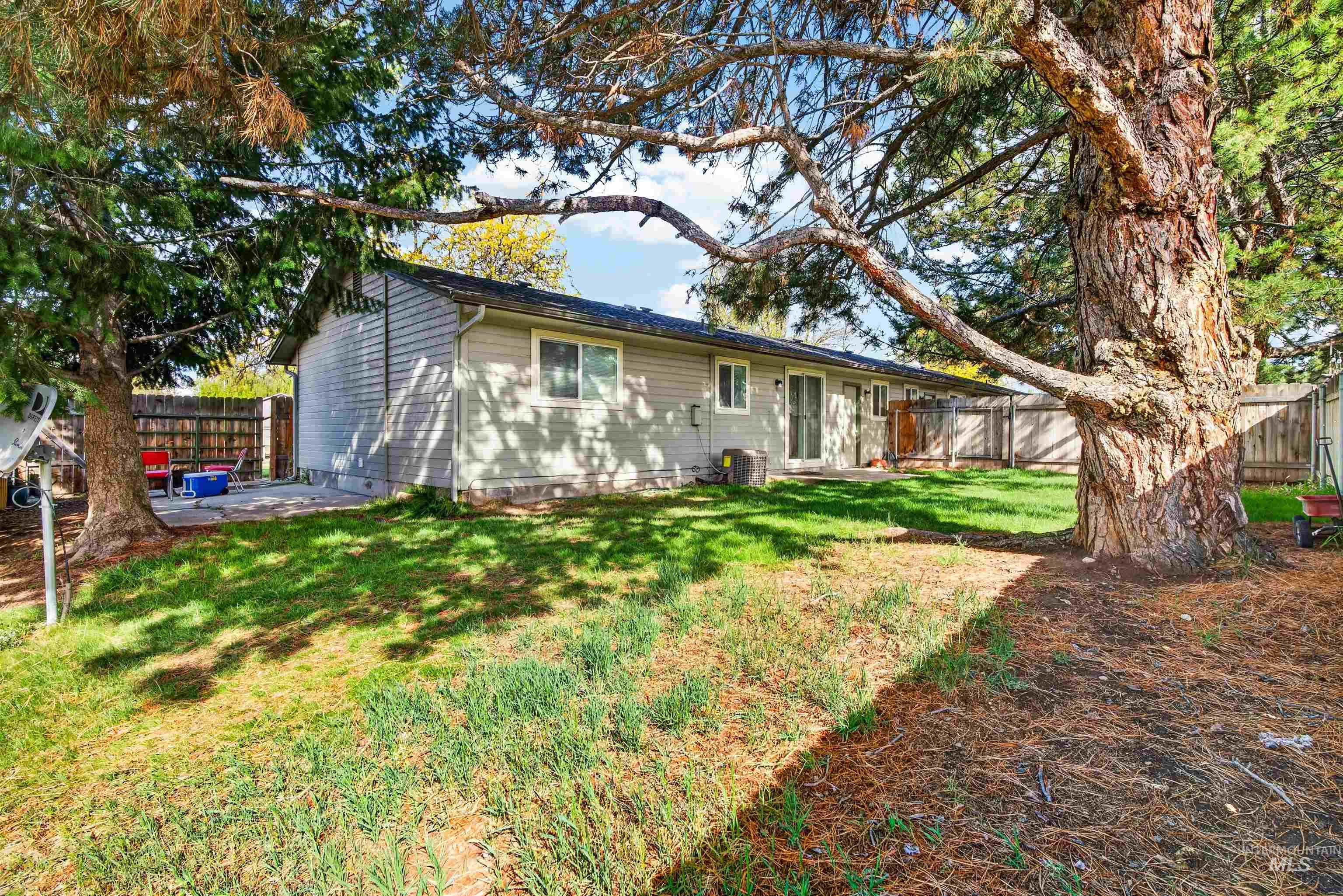 1906 - 1908 N Allumbaugh St, Boise, Idaho 83704, 2 Bedrooms, 1 Bathroom, Residential Income For Sale, Price $520,000, 98983406