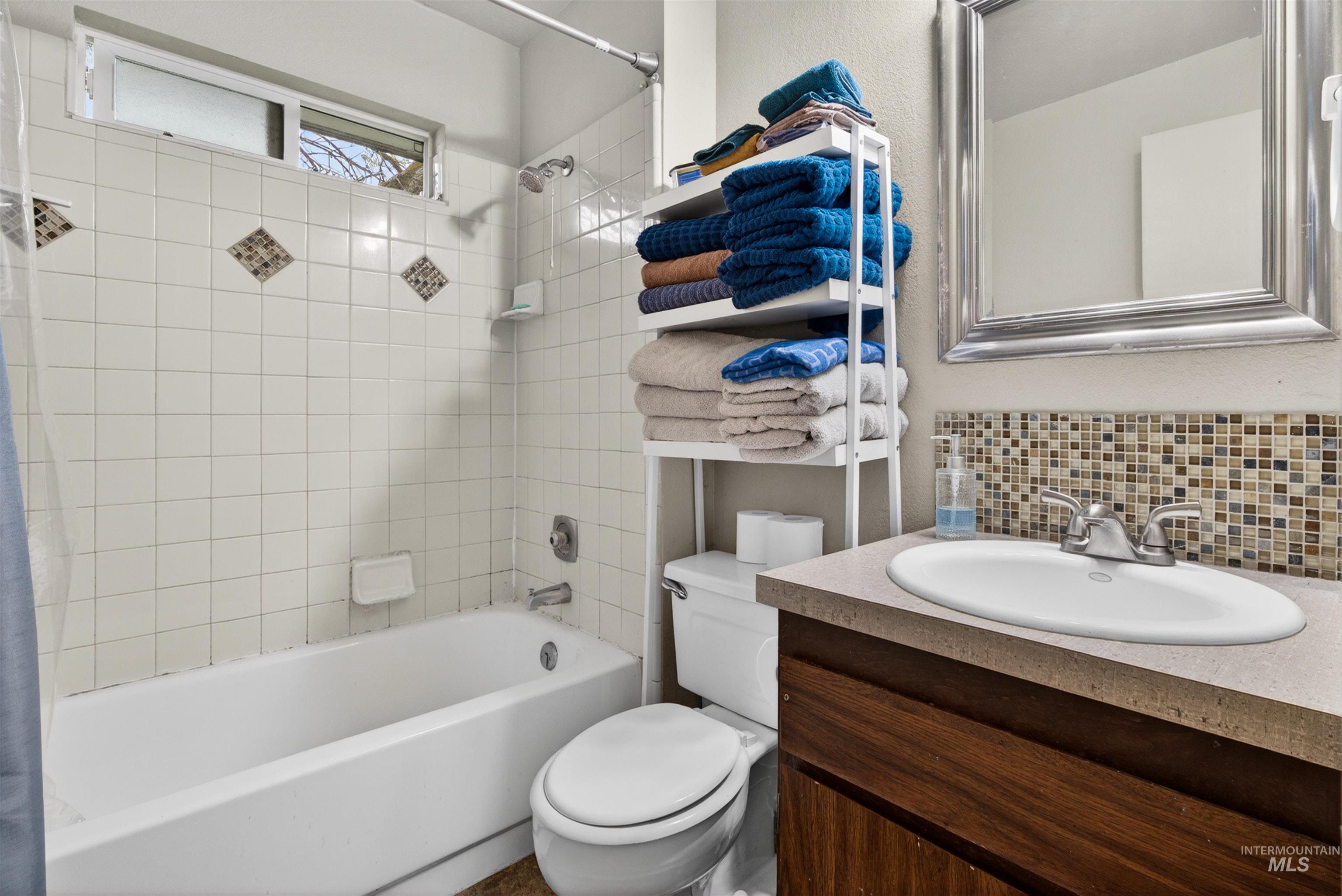 1906 - 1908 N Allumbaugh St, Boise, Idaho 83704, 2 Bedrooms, 1 Bathroom, Residential Income For Sale, Price $520,000, 98983406