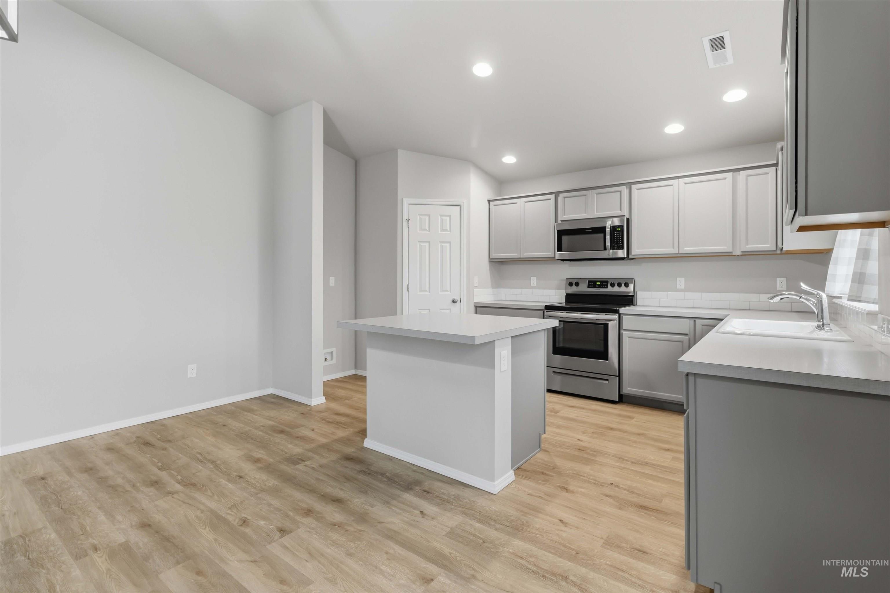 17664 N Onaway Ave., Nampa, Idaho 83687, 4 Bedrooms, 2 Bathrooms, Residential For Sale, Price $417,000,MLS 98983407