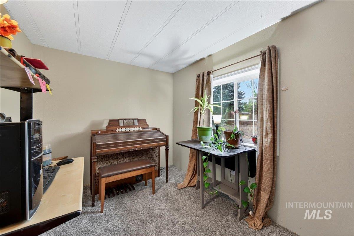 24914 Sunburst Dr, Caldwell, Idaho 83607, 3 Bedrooms, 2 Bathrooms, Residential For Sale, Price $339,900,MLS 98983408