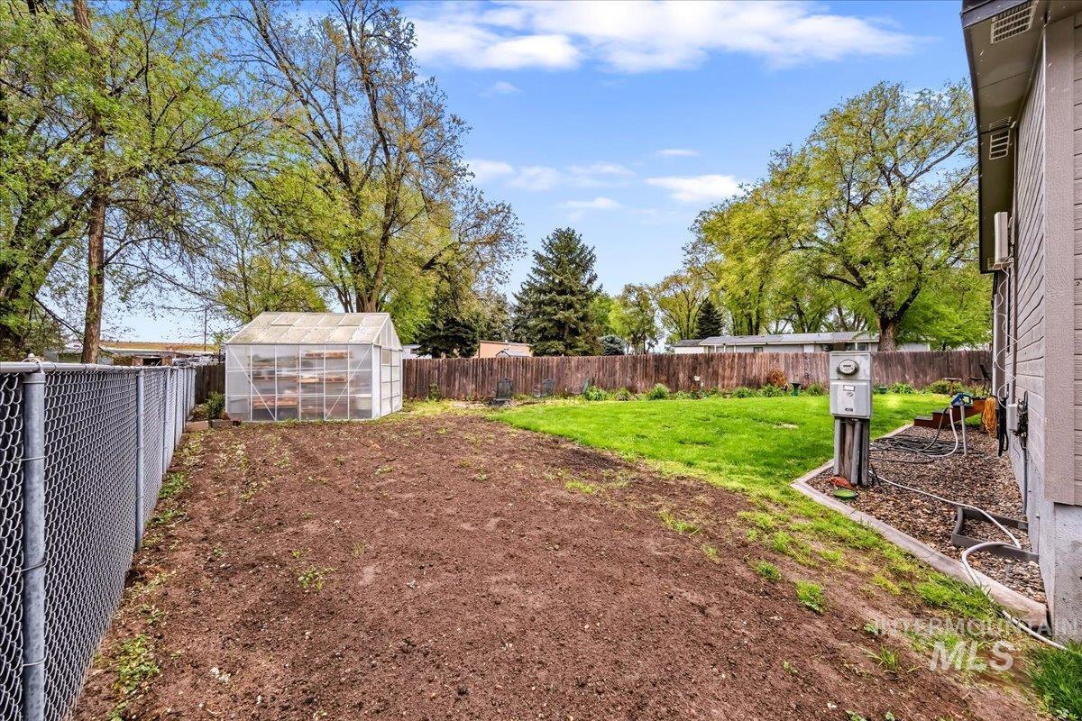 24914 Sunburst Dr, Caldwell, Idaho 83607, 3 Bedrooms, 2 Bathrooms, Residential For Sale, Price $339,900,MLS 98983408