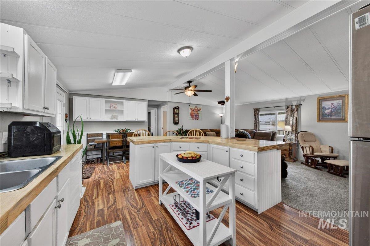 24914 Sunburst Dr, Caldwell, Idaho 83607, 3 Bedrooms, 2 Bathrooms, Residential For Sale, Price $339,900,MLS 98983408