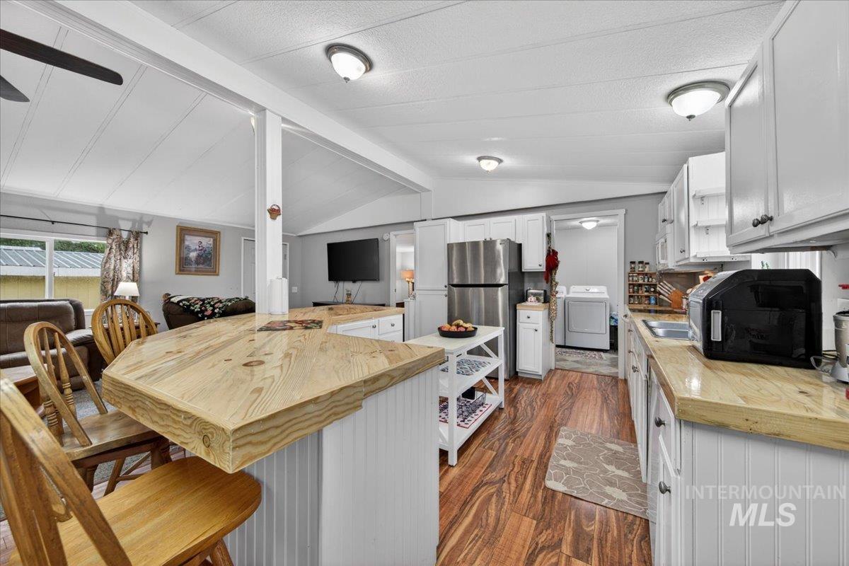 24914 Sunburst Dr, Caldwell, Idaho 83607, 3 Bedrooms, 2 Bathrooms, Residential For Sale, Price $339,900,MLS 98983408