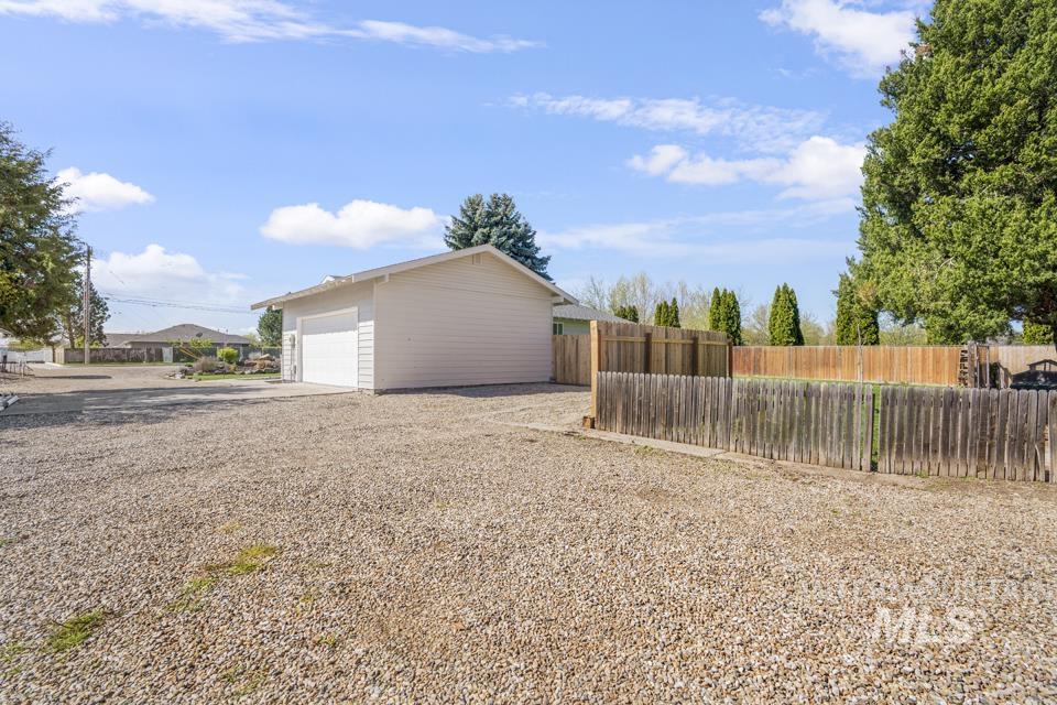 3211 Marble Front Rd, Caldwell, Idaho 83605, 3 Bedrooms, 2.5 Bathrooms, Residential For Sale, Price $583,000,MLS 98983411