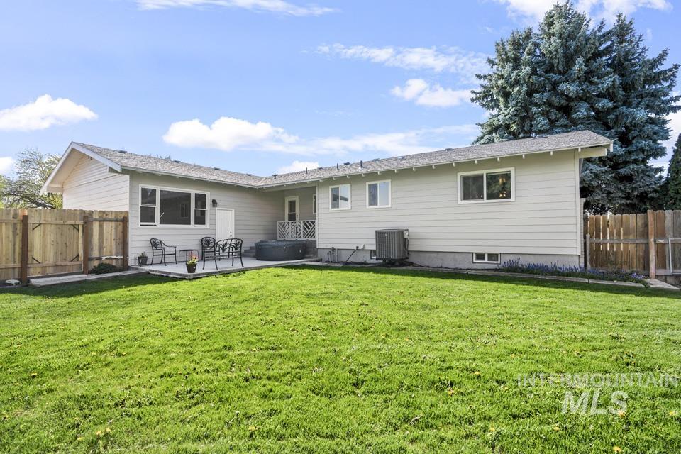 3211 Marble Front Rd, Caldwell, Idaho 83605, 3 Bedrooms, 2.5 Bathrooms, Residential For Sale, Price $583,000,MLS 98983411