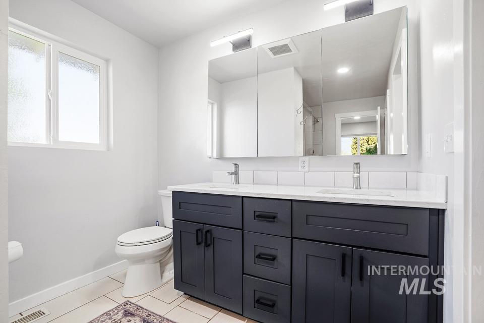 3211 Marble Front Rd, Caldwell, Idaho 83605, 3 Bedrooms, 2.5 Bathrooms, Residential For Sale, Price $583,000,MLS 98983411