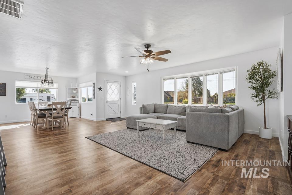 3211 Marble Front Rd, Caldwell, Idaho 83605, 3 Bedrooms, 2.5 Bathrooms, Residential For Sale, Price $583,000,MLS 98983411