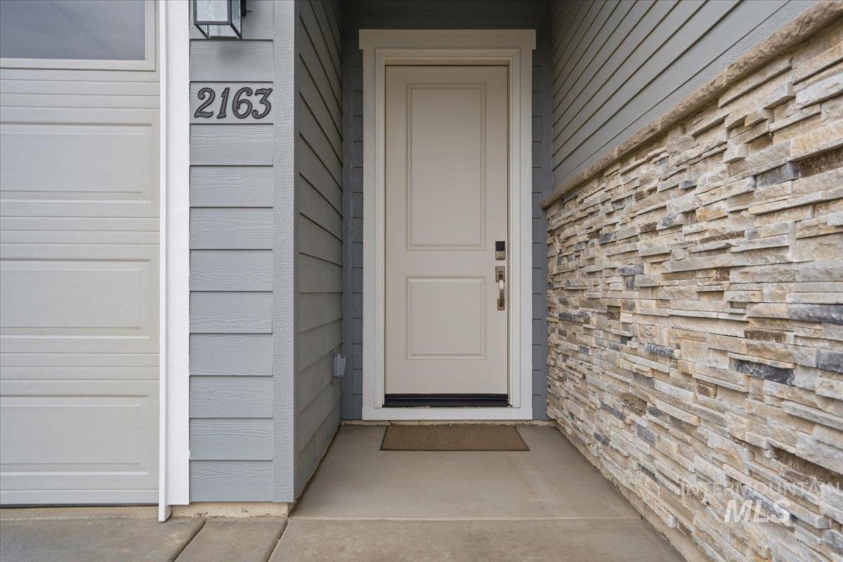 2163 N Kenora Ave, Star, Idaho 83669, 3 Bedrooms, 3.5 Bathrooms, Residential For Sale, Price $719,990,MLS 98983415
