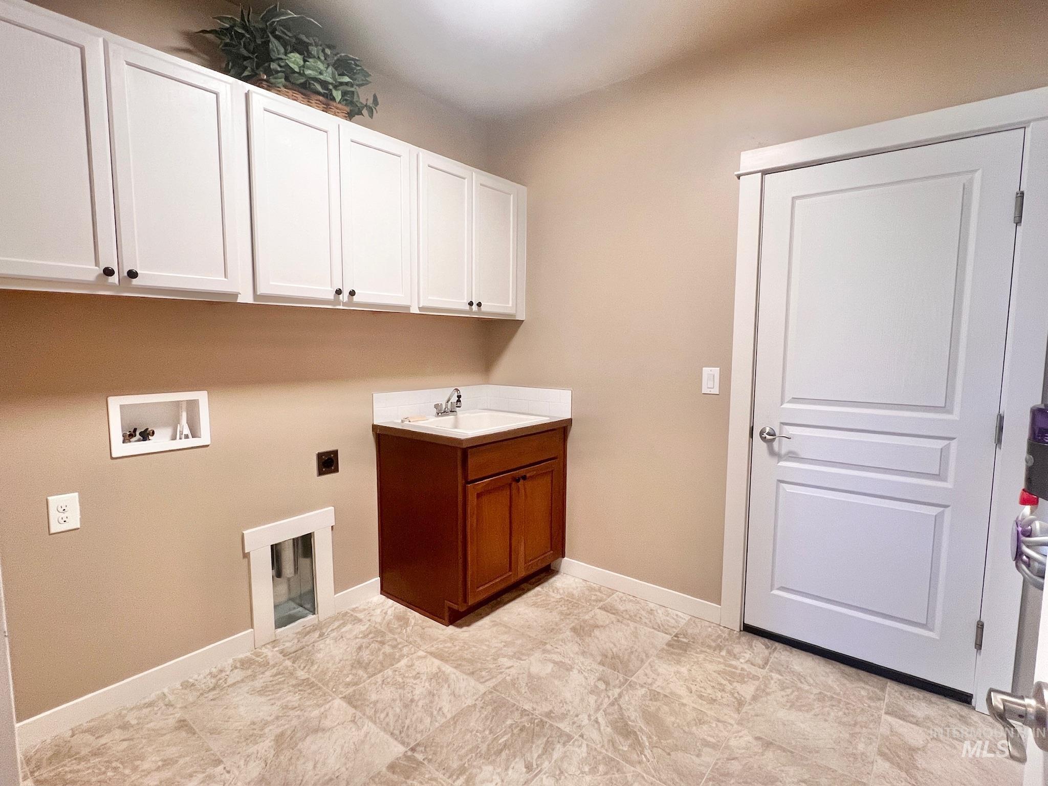 6210 W Drummond Dr, Meridian, Idaho 83646, 4 Bedrooms, 2 Bathrooms, Residential For Sale, Price $569,900,MLS 98983416