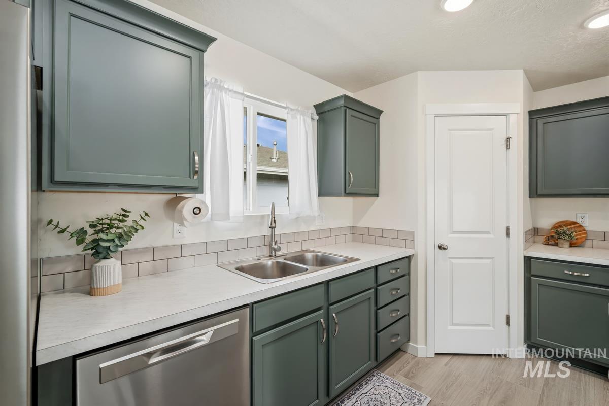 10373 Blackpool Ridge, Nampa, Idaho 83687, 3 Bedrooms, 2 Bathrooms, Residential For Sale, Price $409,900,MLS 98983420