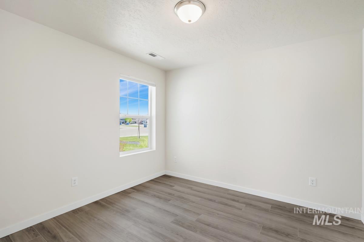 10373 Blackpool Ridge, Nampa, Idaho 83687, 3 Bedrooms, 2 Bathrooms, Residential For Sale, Price $409,900,MLS 98983420
