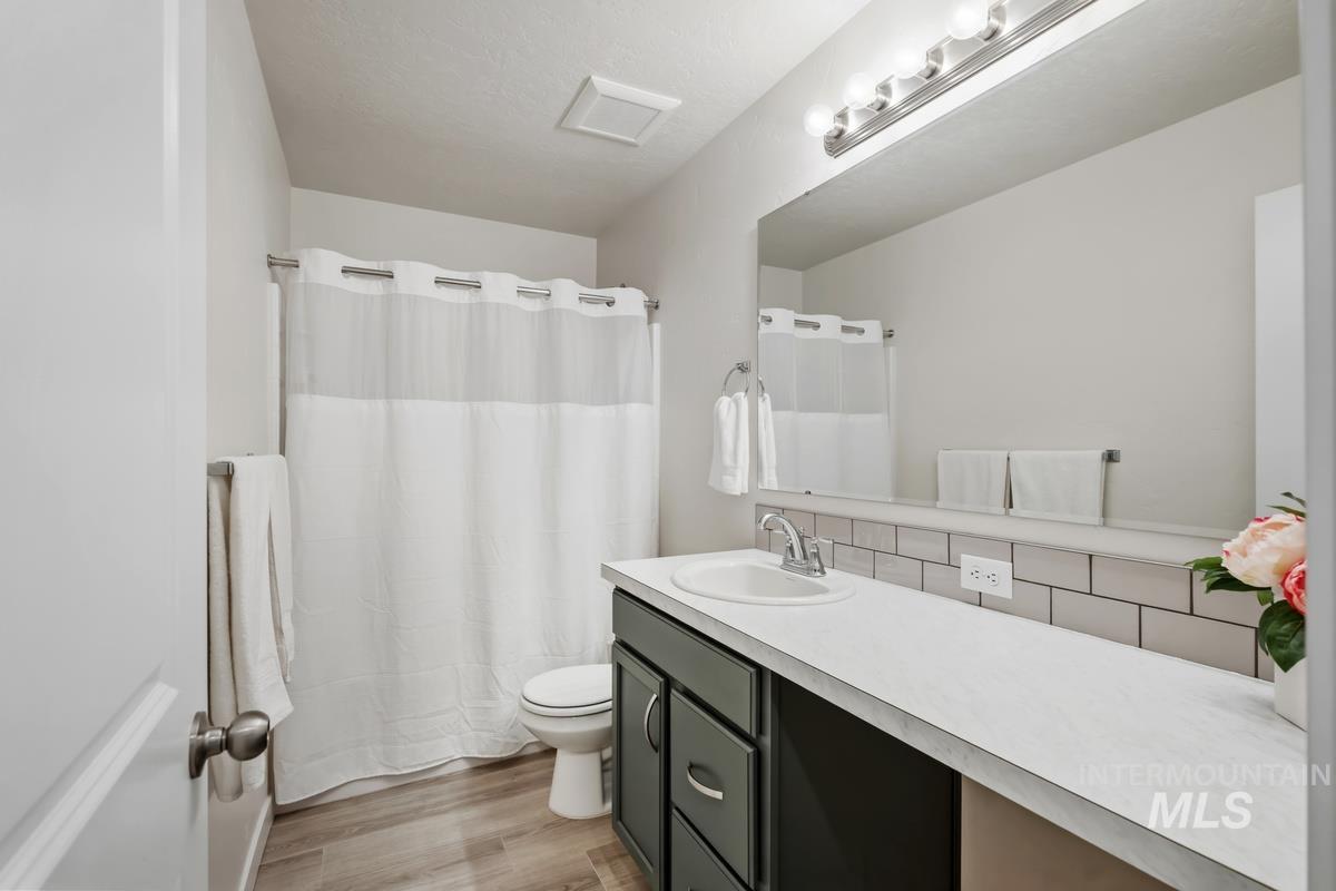 10373 Blackpool Ridge, Nampa, Idaho 83687, 3 Bedrooms, 2 Bathrooms, Residential For Sale, Price $409,900,MLS 98983420