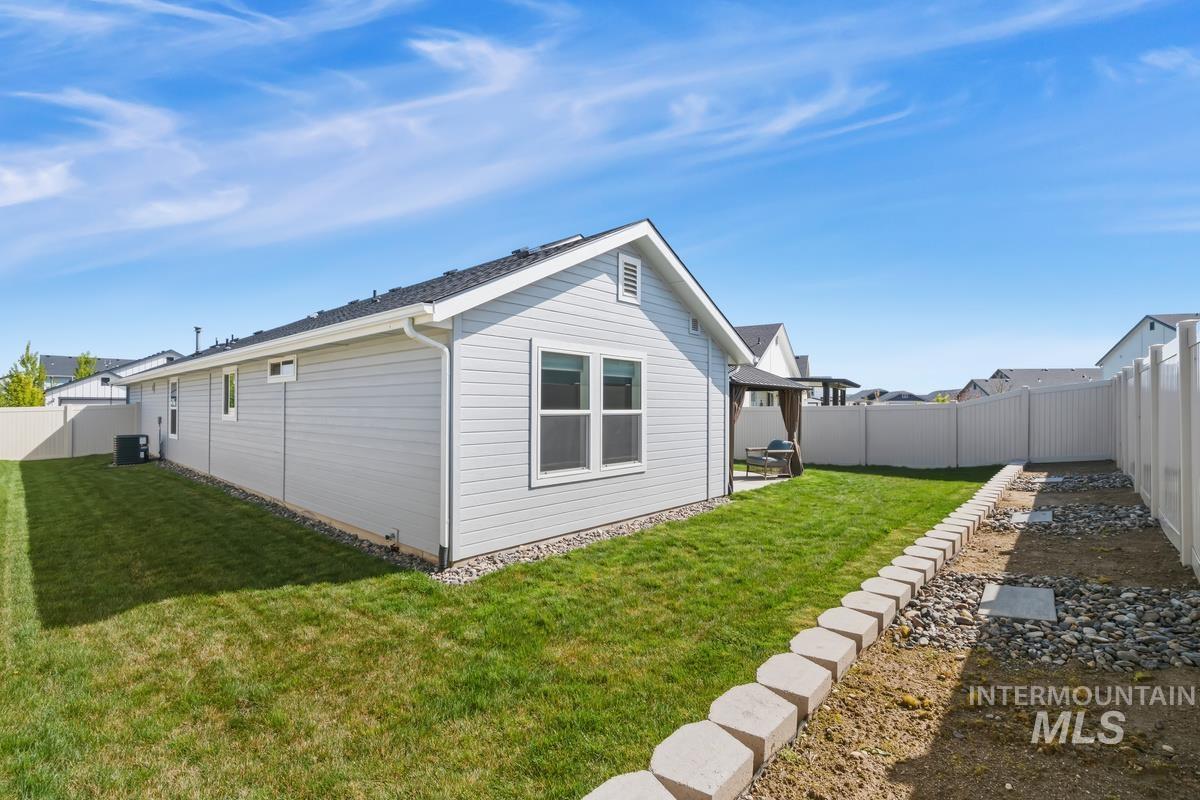 10373 Blackpool Ridge, Nampa, Idaho 83687, 3 Bedrooms, 2 Bathrooms, Residential For Sale, Price $409,900,MLS 98983420