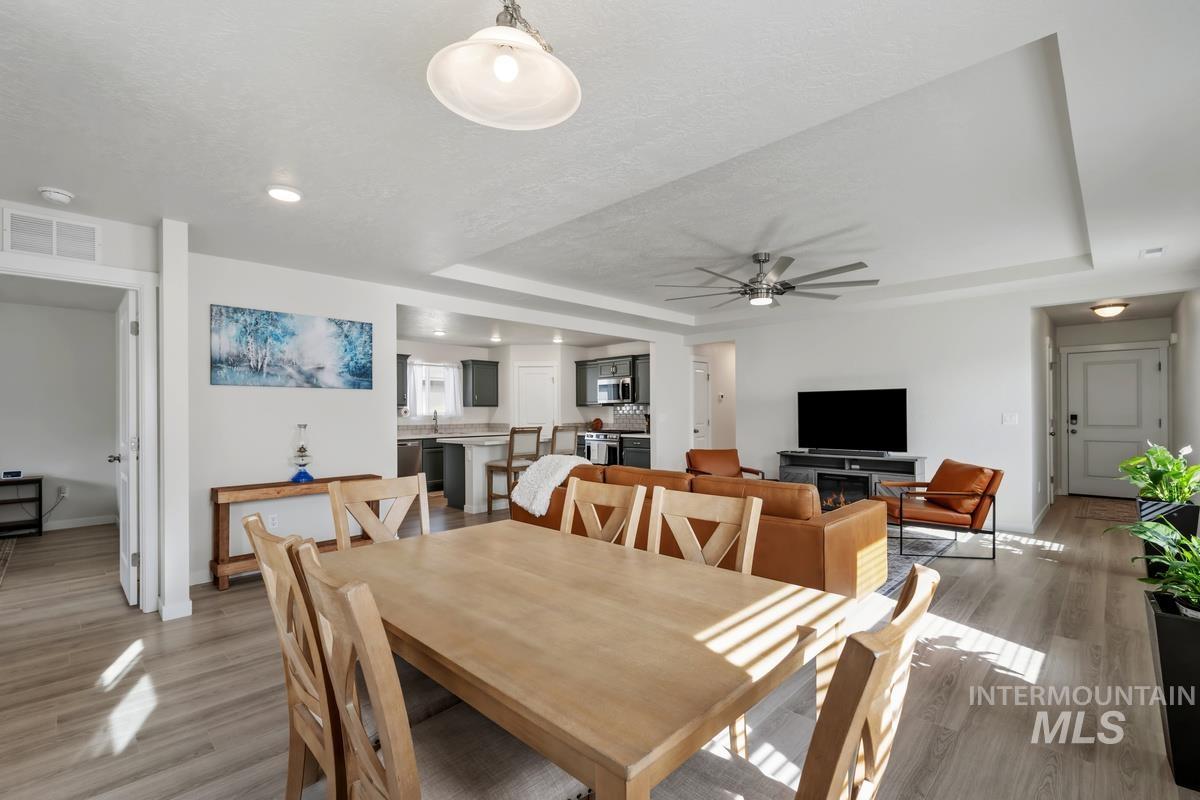 10373 Blackpool Ridge, Nampa, Idaho 83687, 3 Bedrooms, 2 Bathrooms, Residential For Sale, Price $409,900,MLS 98983420