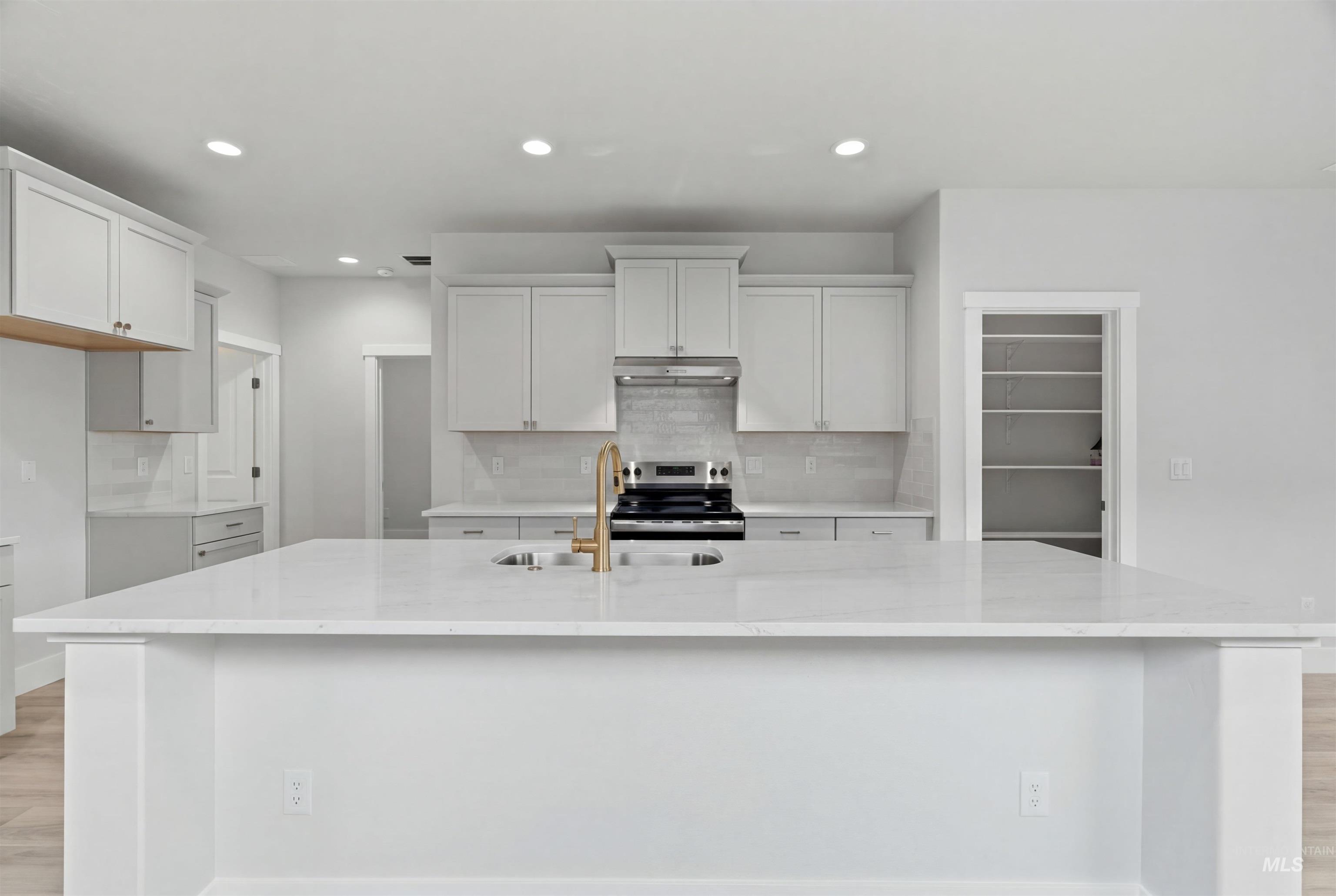 1415 E Prairiefire St, Meridian, Idaho 83646, 3 Bedrooms, 2 Bathrooms, Residential For Sale, Price $479,990,MLS 98983423