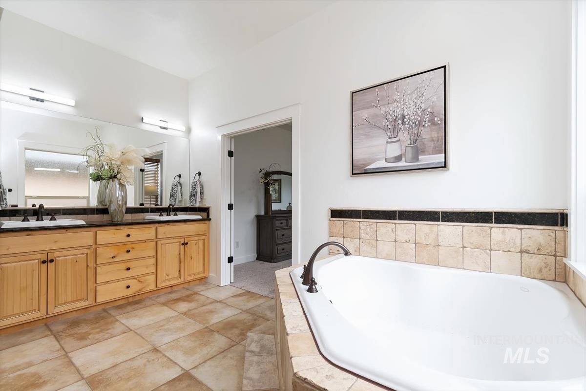 4890 S Chappel, Boise, Idaho 83709, 5 Bedrooms, 3.5 Bathrooms, Residential For Sale, Price $899,000,MLS 98983424